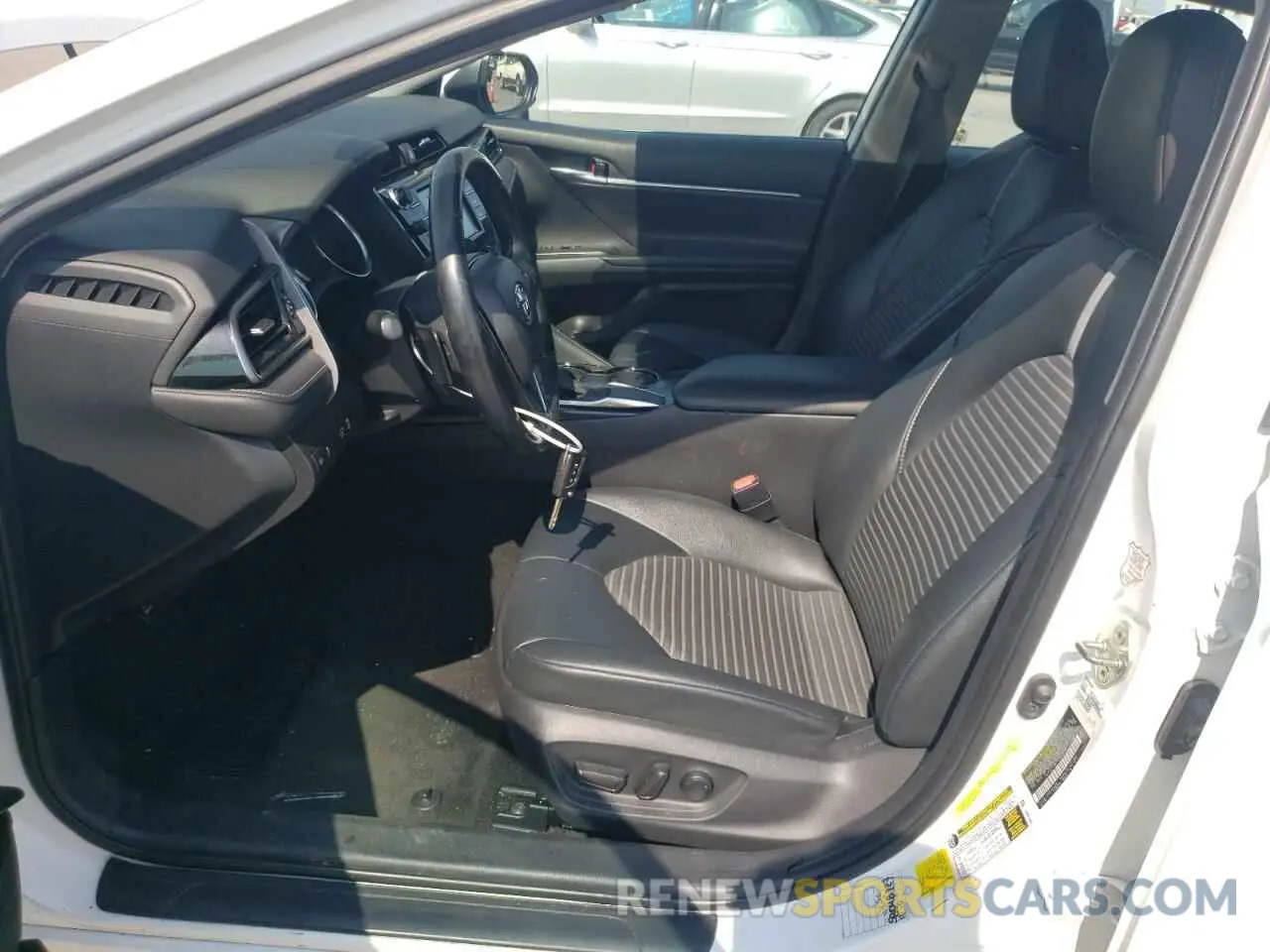 7 fotografías del automóvil dañado 4T1G11AK7LU928785 TOYOTA CAMRY 2020