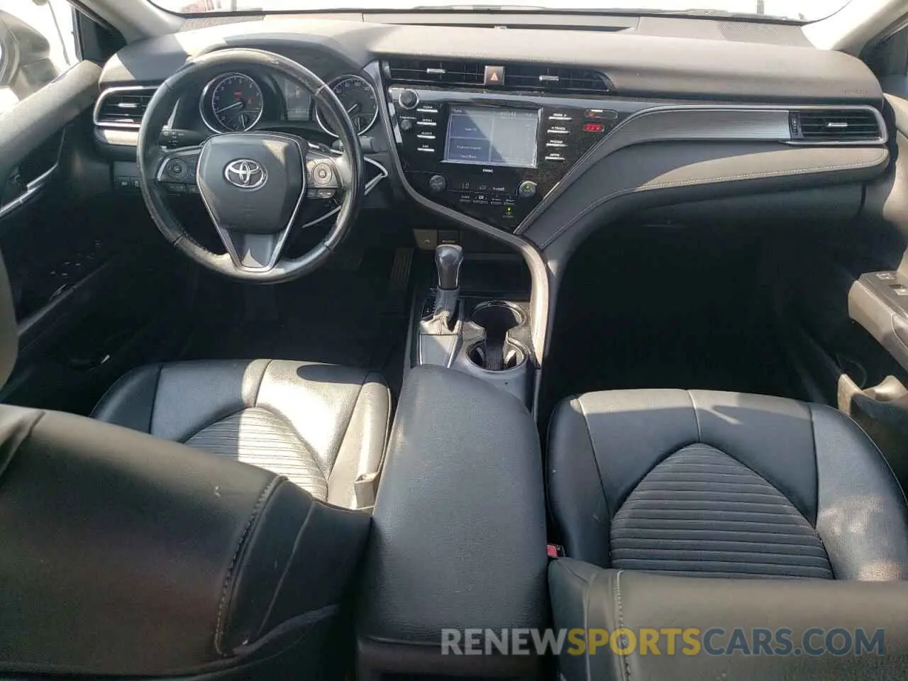 8 fotografías del automóvil dañado 4T1G11AK7LU928785 TOYOTA CAMRY 2020