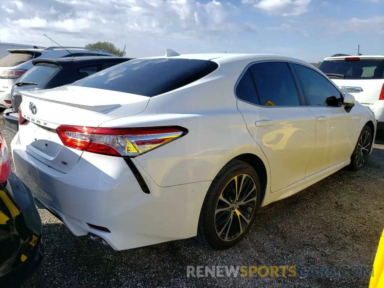 4 fotografías del automóvil dañado 4T1G11AK7LU938524 TOYOTA CAMRY 2020