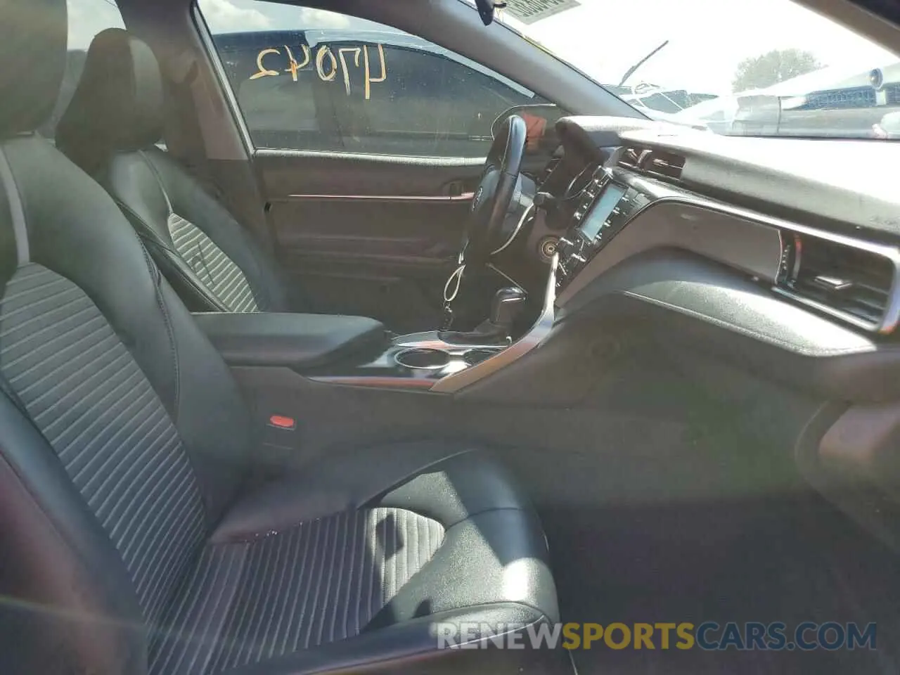 5 fotografías del automóvil dañado 4T1G11AK7LU938524 TOYOTA CAMRY 2020