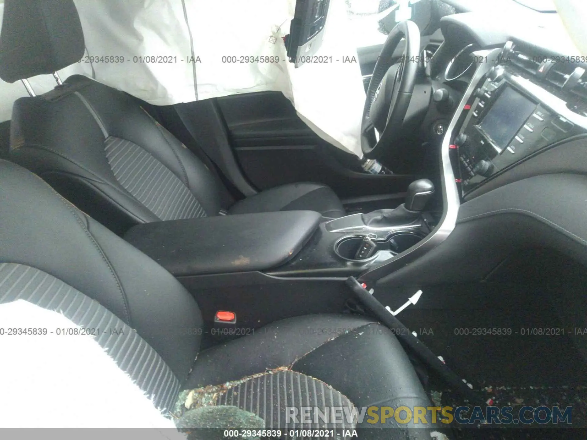 5 fotografías del automóvil dañado 4T1G11AK7LU945151 TOYOTA CAMRY 2020