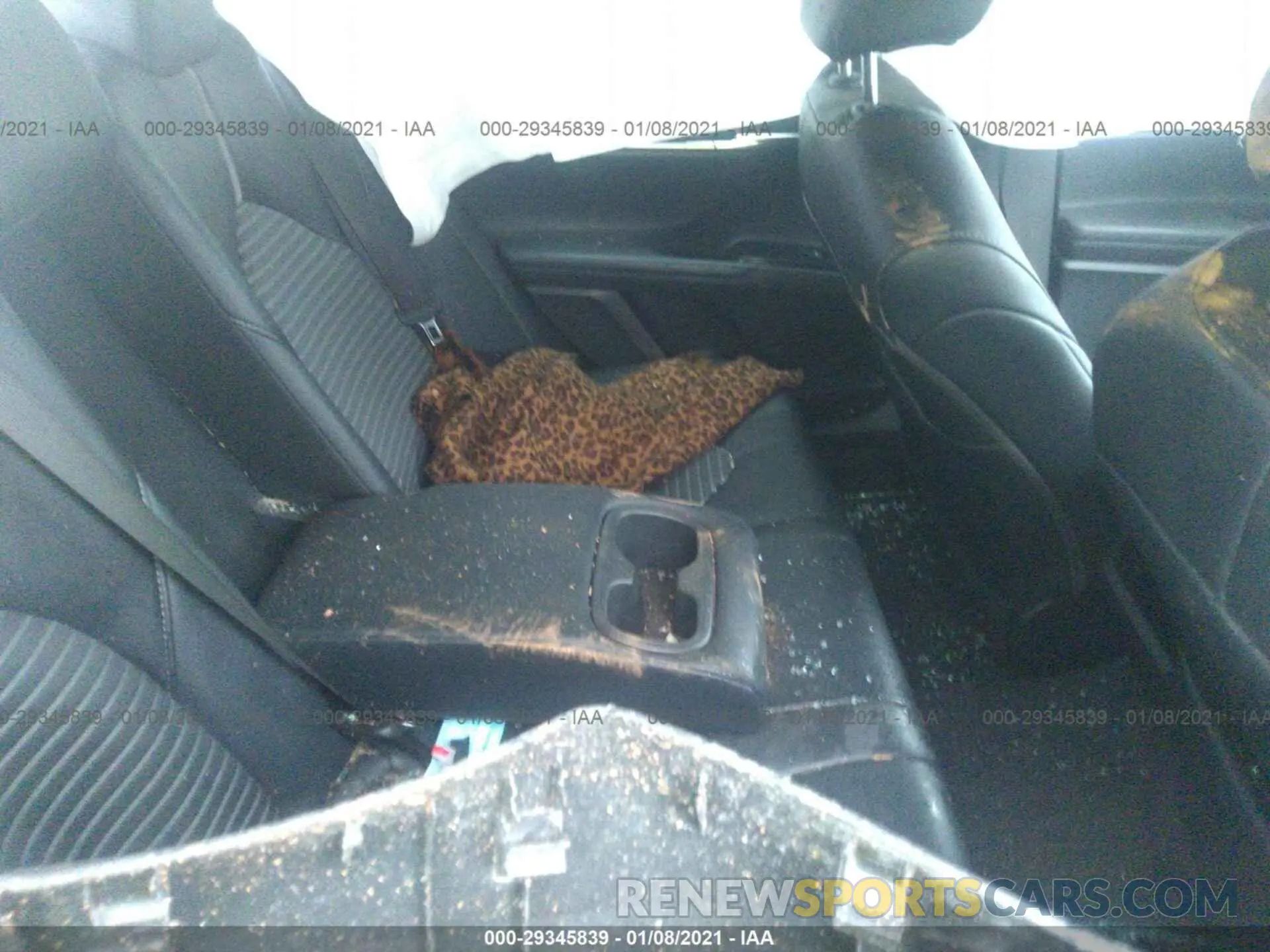 8 fotografías del automóvil dañado 4T1G11AK7LU945151 TOYOTA CAMRY 2020