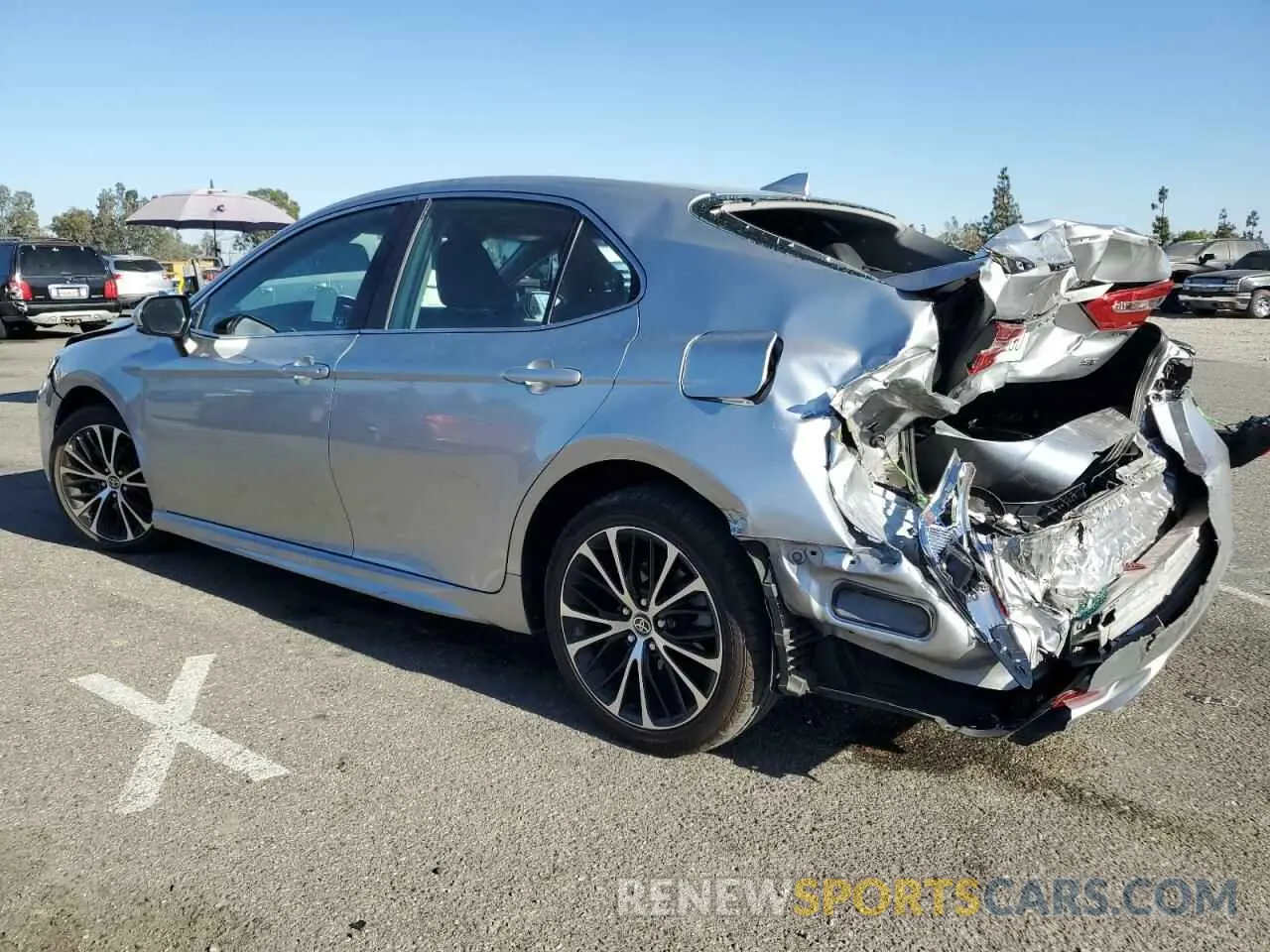 2 fotografías del automóvil dañado 4T1G11AK7LU960183 TOYOTA CAMRY 2020