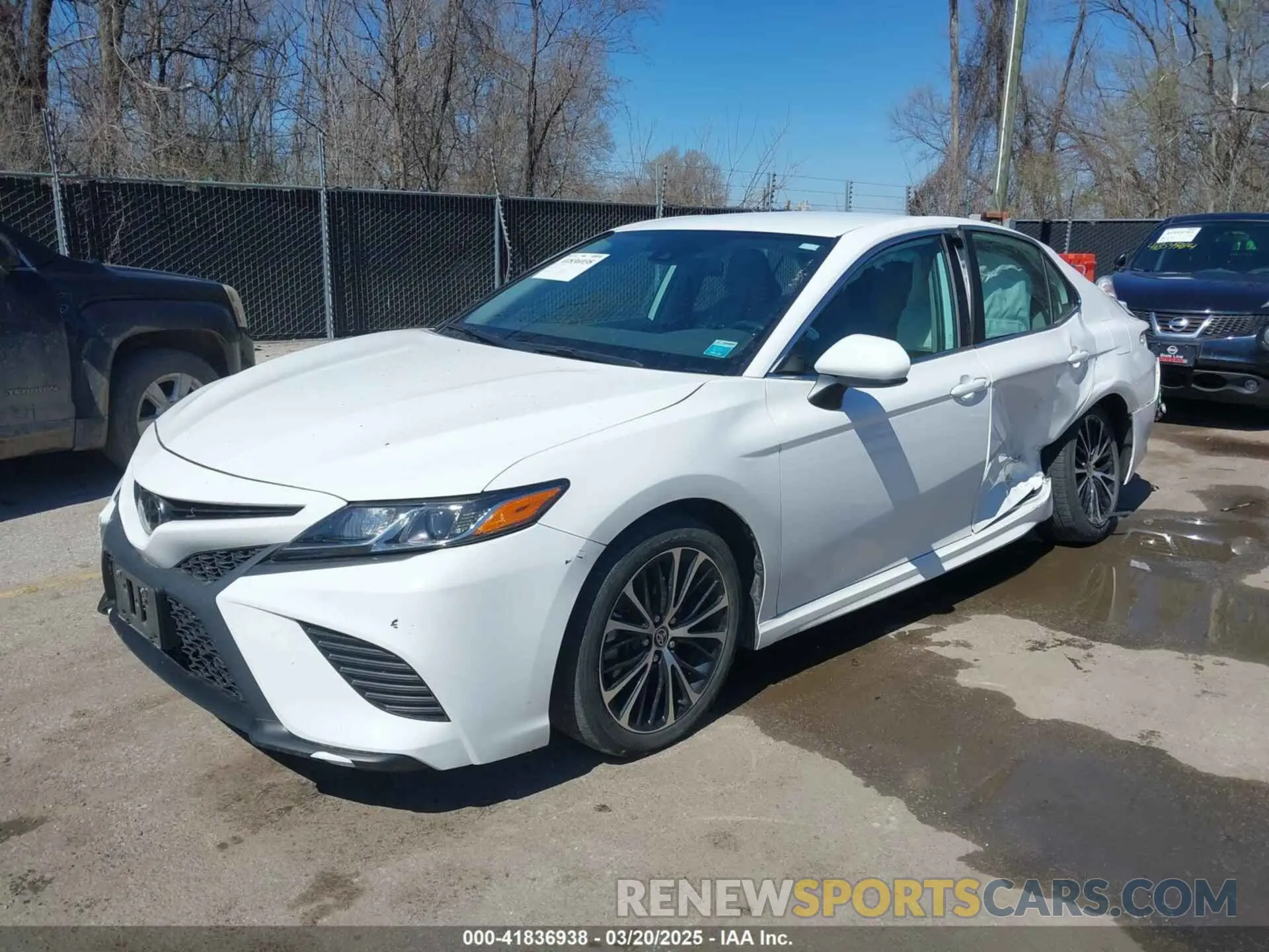 2 fotografías del automóvil dañado 4T1G11AK7LU960524 TOYOTA CAMRY 2020