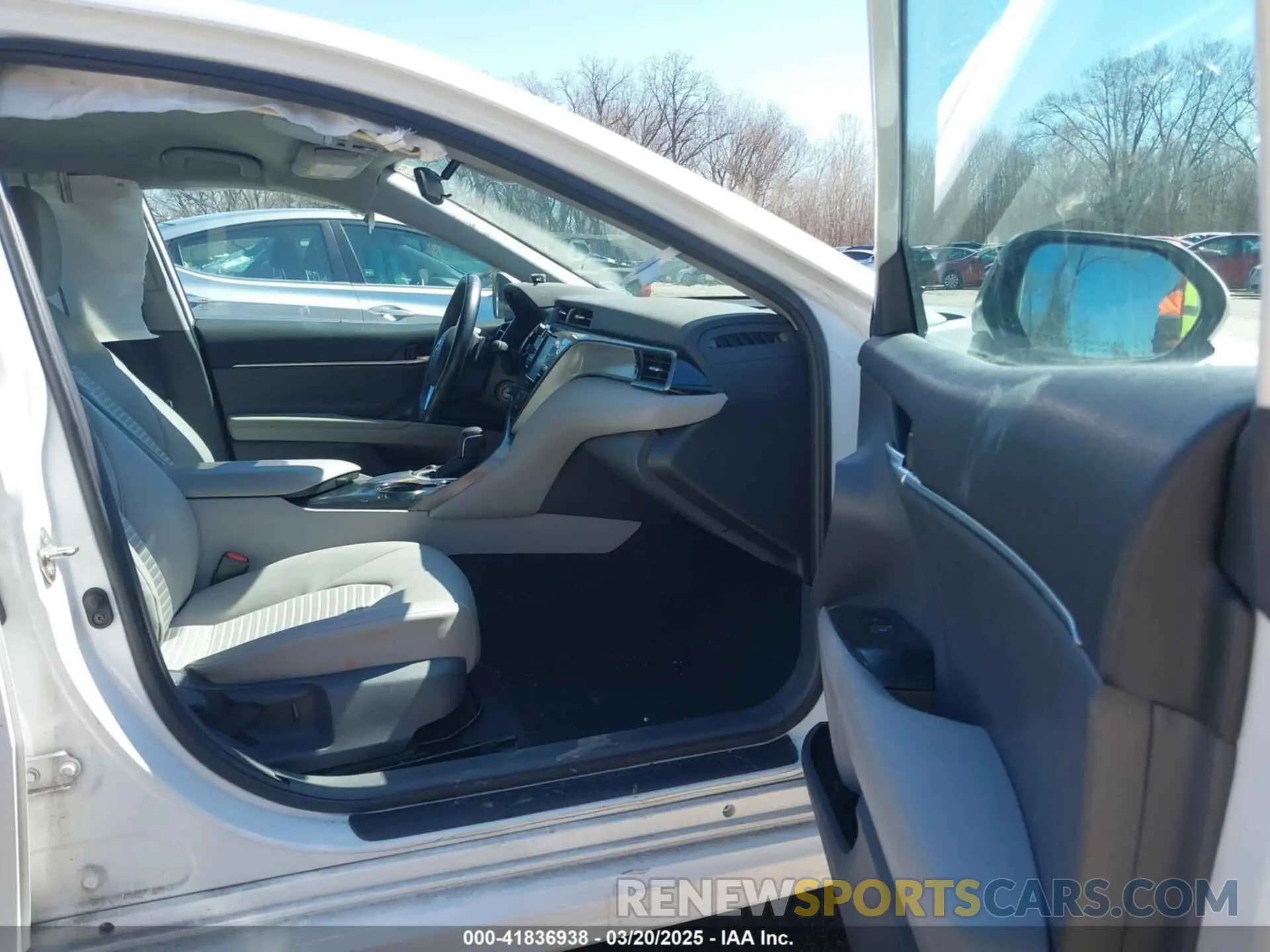 5 fotografías del automóvil dañado 4T1G11AK7LU960524 TOYOTA CAMRY 2020