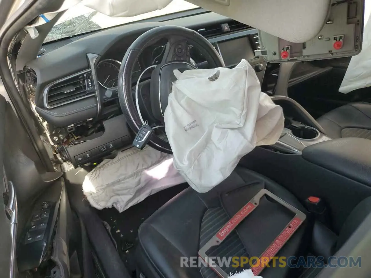 8 fotografías del automóvil dañado 4T1G11AK7LU965044 TOYOTA CAMRY 2020
