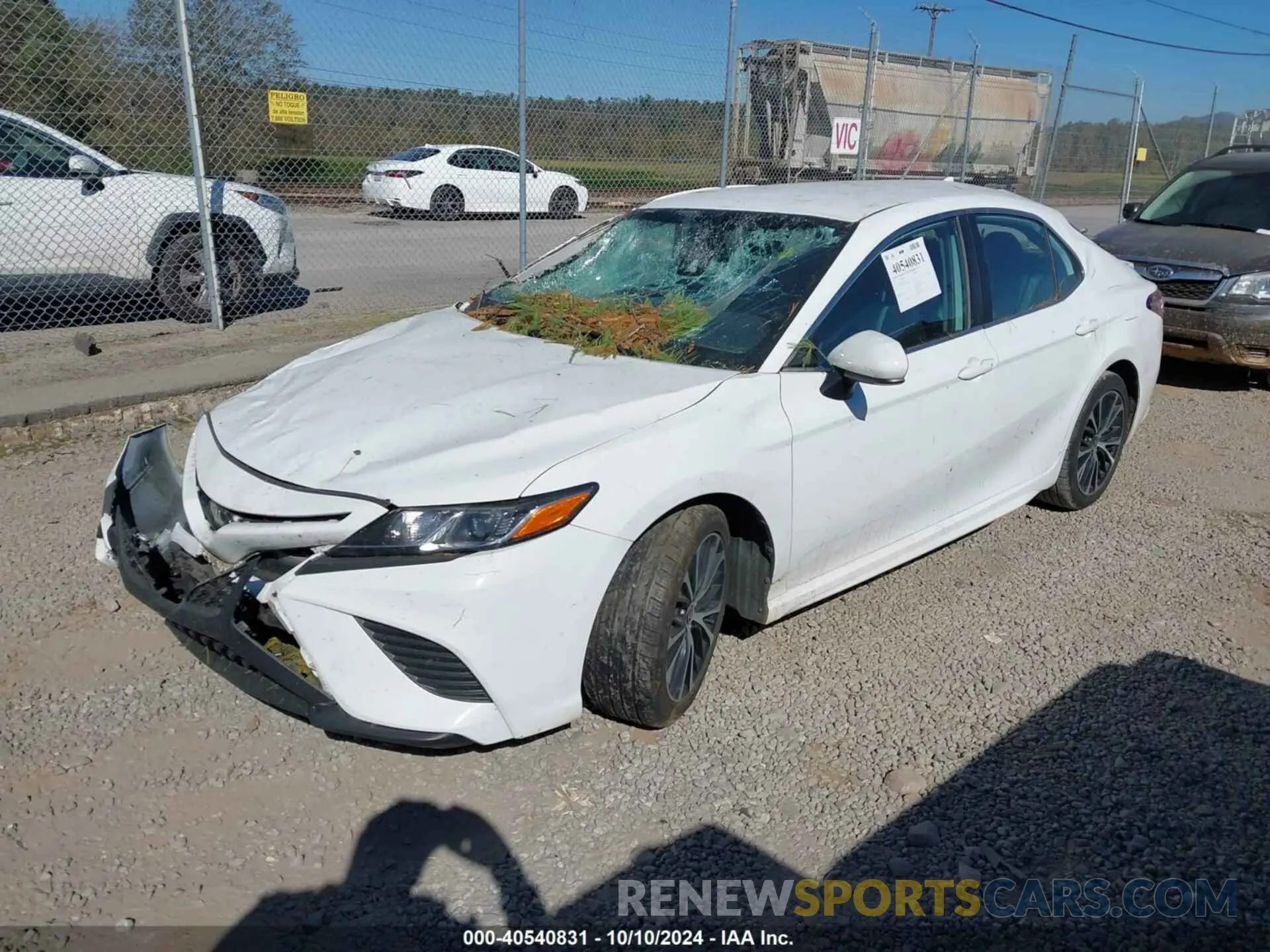 2 fotografías del automóvil dañado 4T1G11AK7LU967358 TOYOTA CAMRY 2020