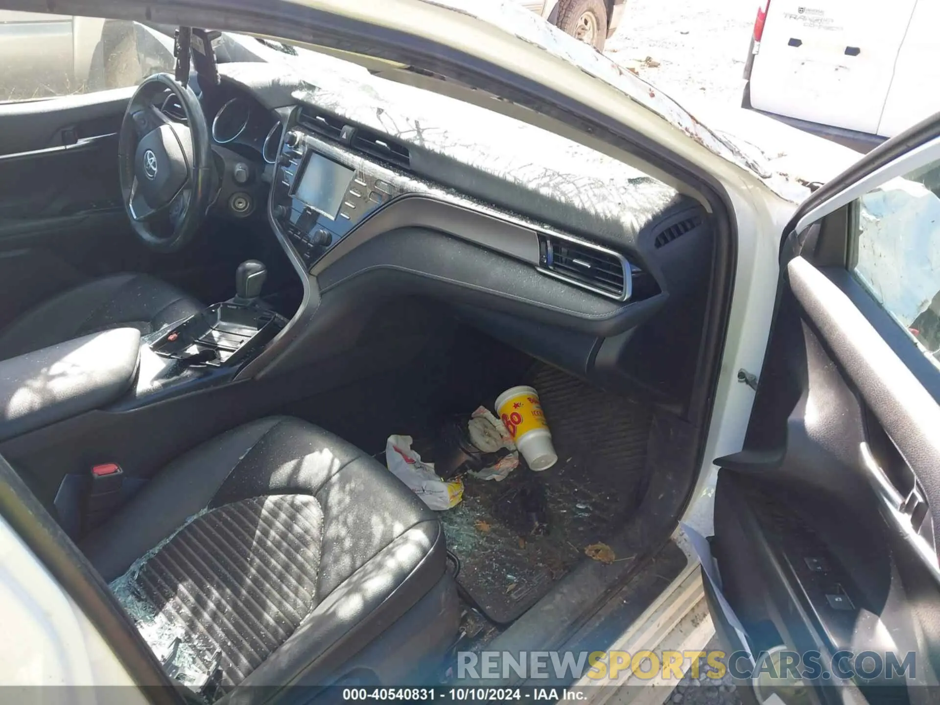 5 fotografías del automóvil dañado 4T1G11AK7LU967358 TOYOTA CAMRY 2020