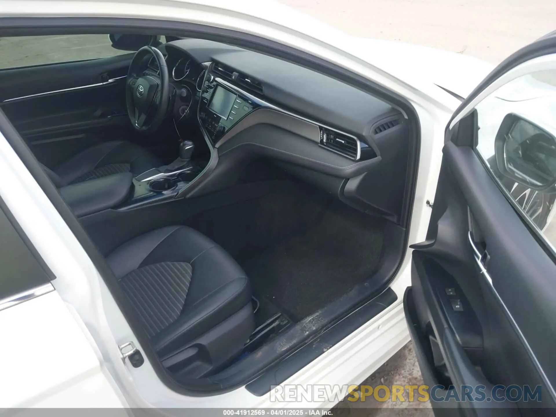 5 fotografías del automóvil dañado 4T1G11AK7LU975234 TOYOTA CAMRY 2020