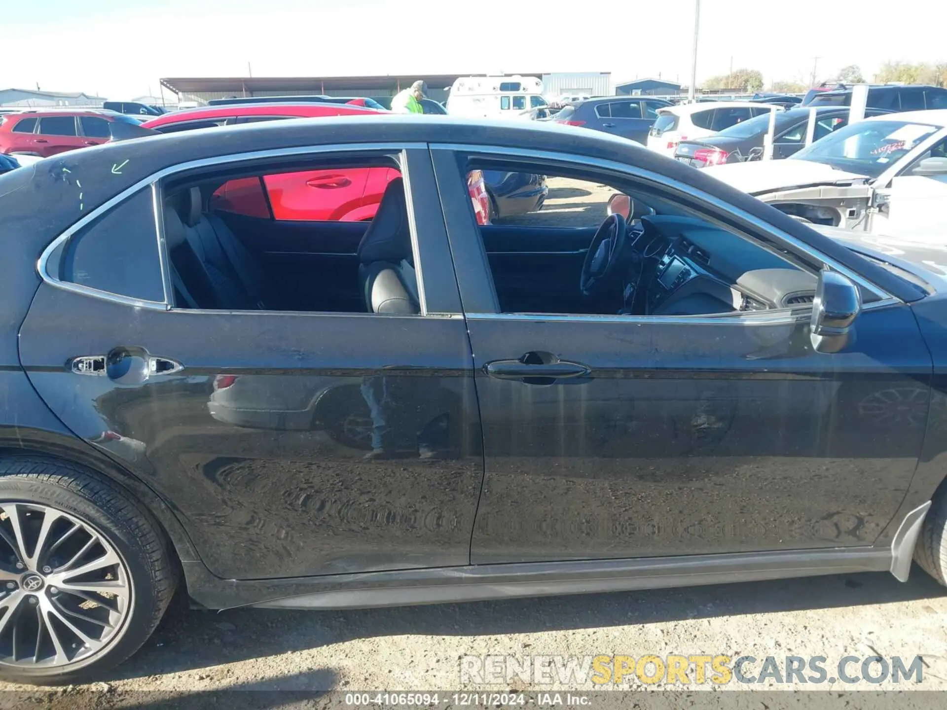14 fotografías del automóvil dañado 4T1G11AK7LU986010 TOYOTA CAMRY 2020