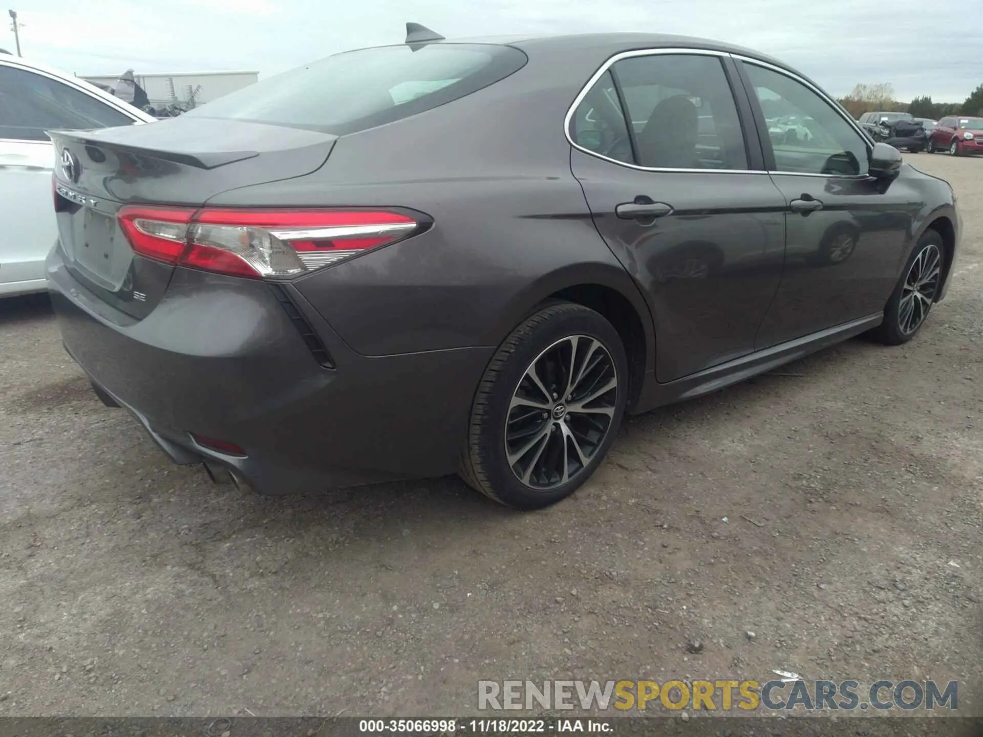 4 fotografías del automóvil dañado 4T1G11AK8LU342497 TOYOTA CAMRY 2020