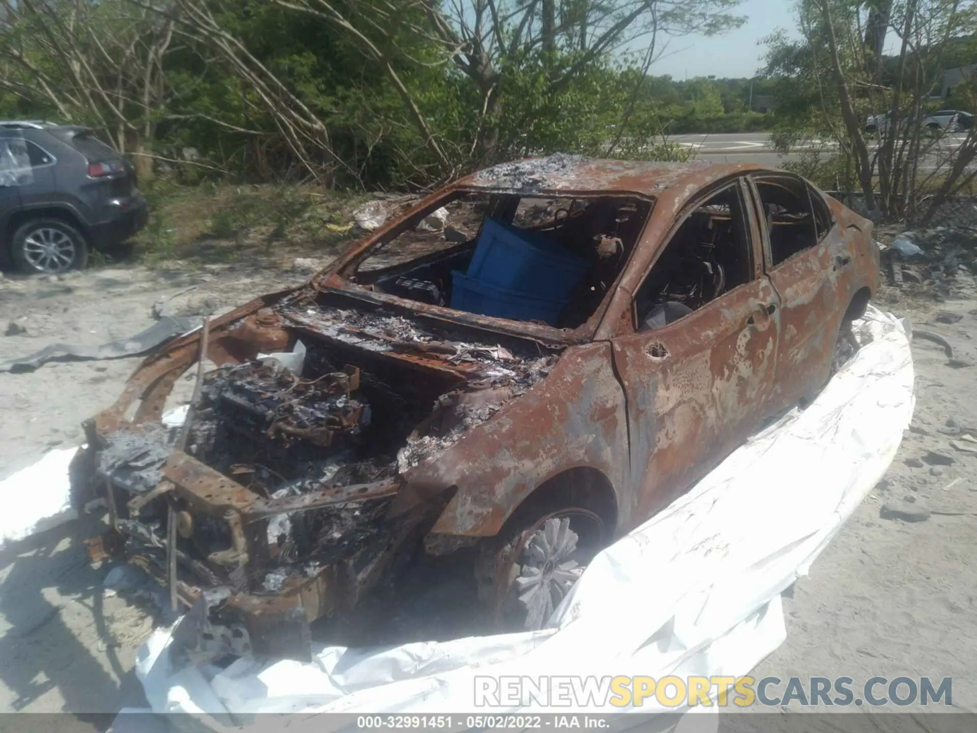 2 fotografías del automóvil dañado 4T1G11AK8LU353256 TOYOTA CAMRY 2020