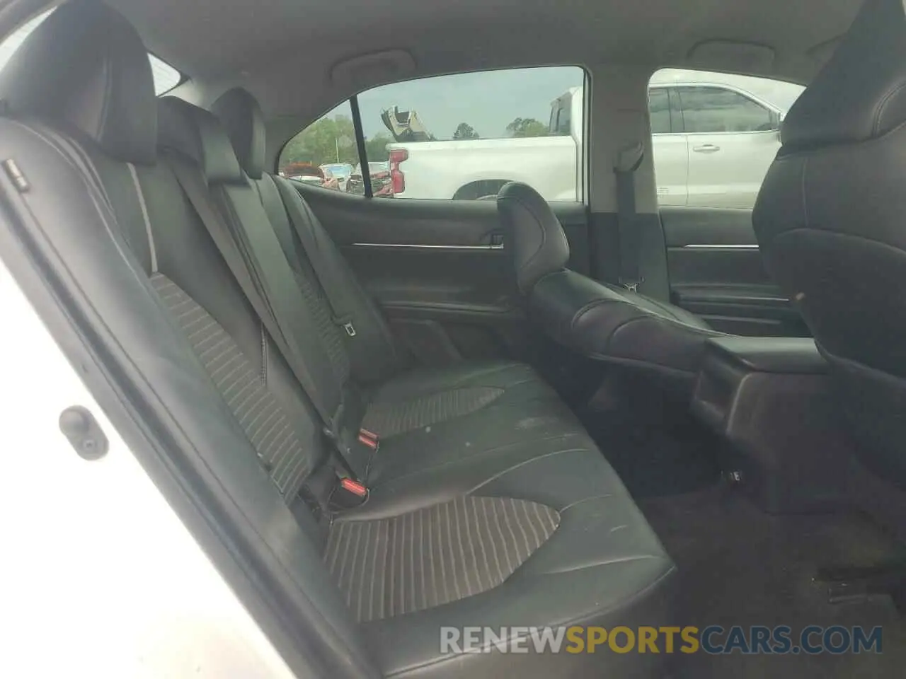 10 fotografías del automóvil dañado 4T1G11AK8LU356271 TOYOTA CAMRY 2020