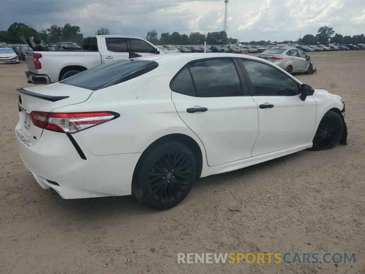 3 fotografías del automóvil dañado 4T1G11AK8LU356271 TOYOTA CAMRY 2020