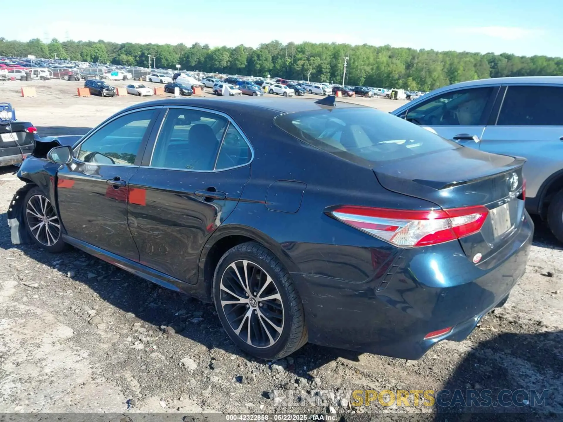 3 fotografías del automóvil dañado 4T1G11AK8LU362751 TOYOTA CAMRY 2020