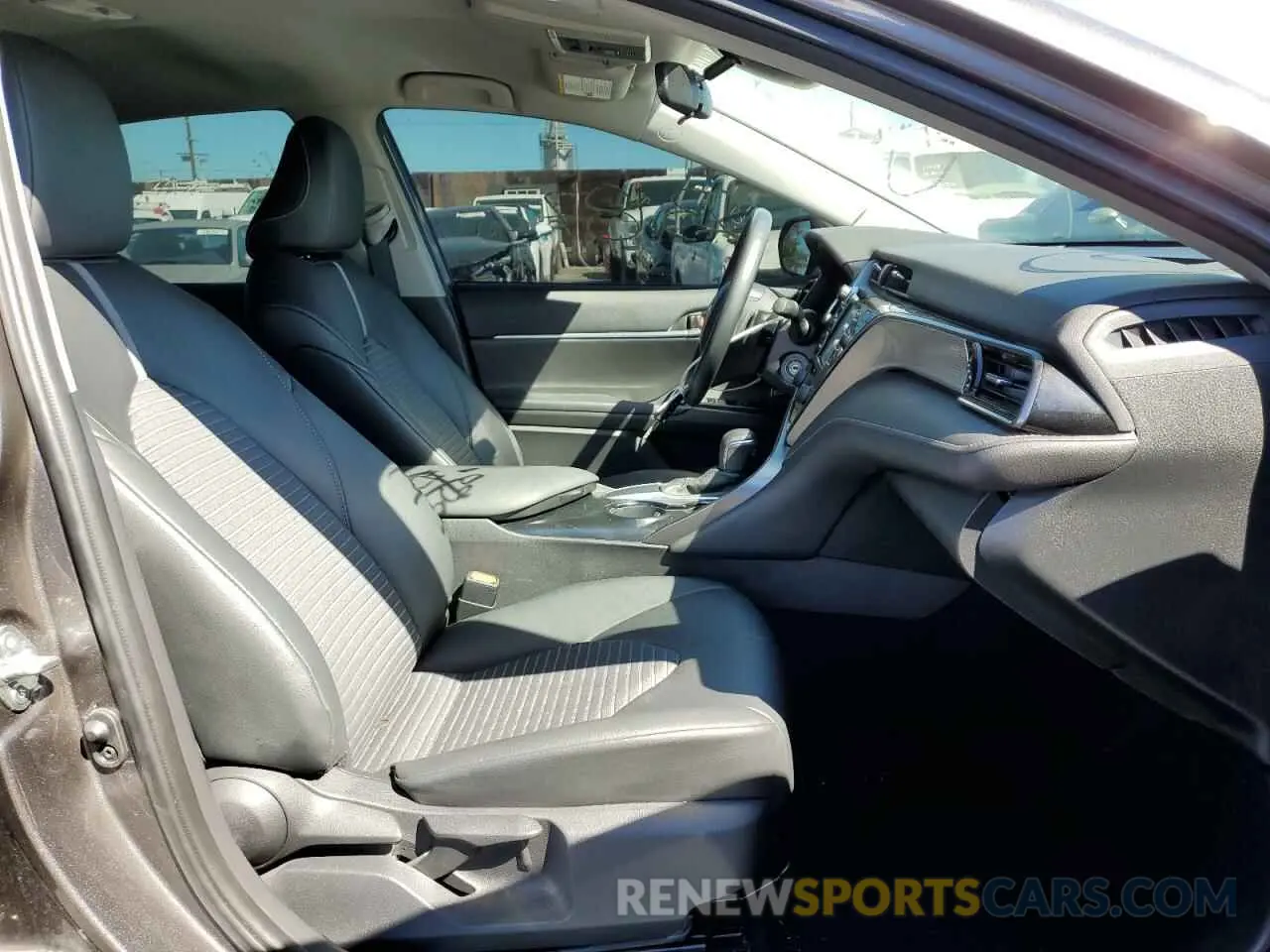 5 fotografías del automóvil dañado 4T1G11AK8LU506427 TOYOTA CAMRY 2020