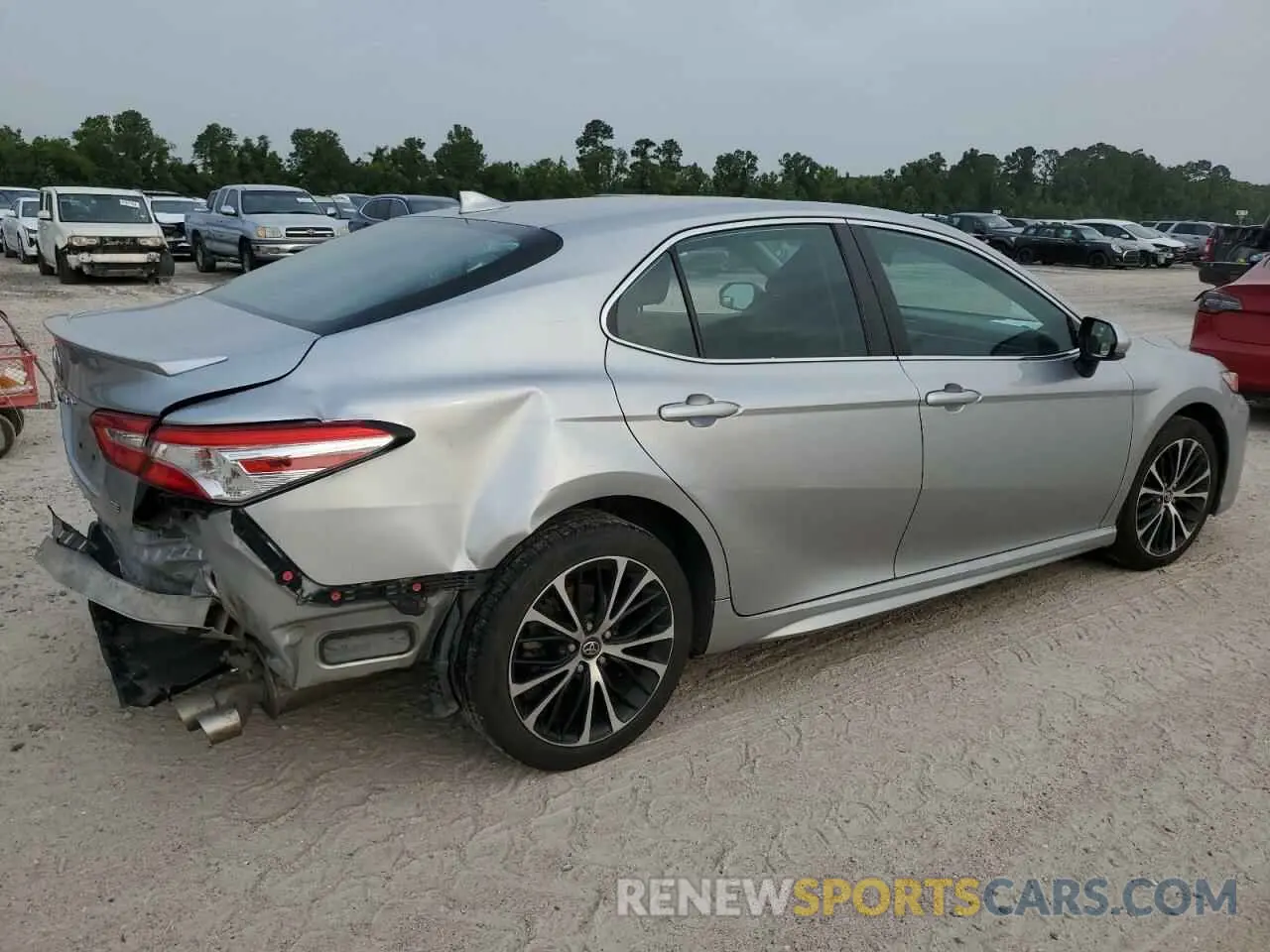 3 fotografías del automóvil dañado 4T1G11AK8LU886871 TOYOTA CAMRY 2020