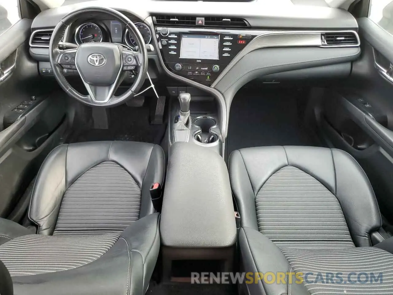 8 fotografías del automóvil dañado 4T1G11AK8LU886871 TOYOTA CAMRY 2020