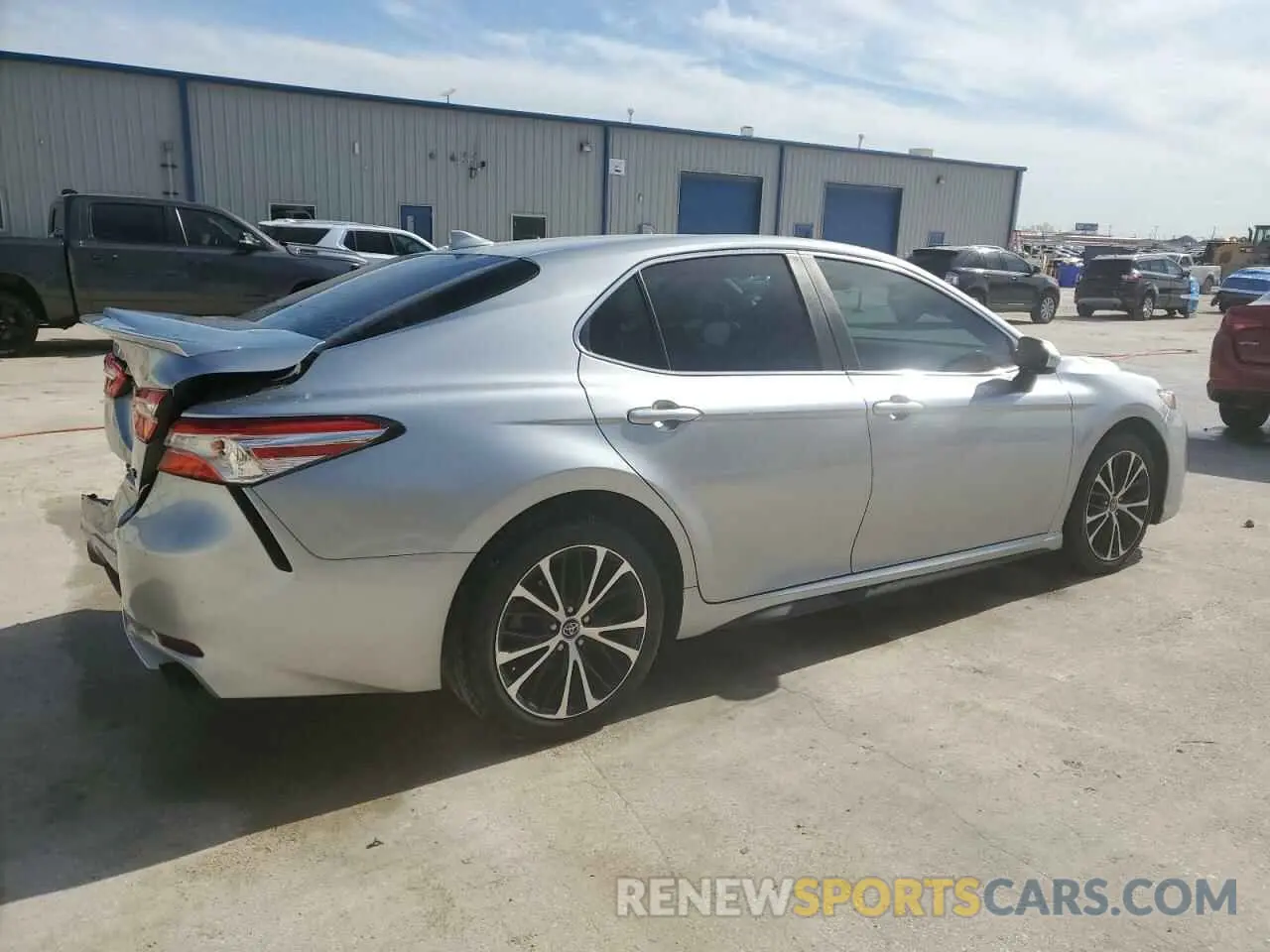 3 fotografías del automóvil dañado 4T1G11AK8LU890273 TOYOTA CAMRY 2020