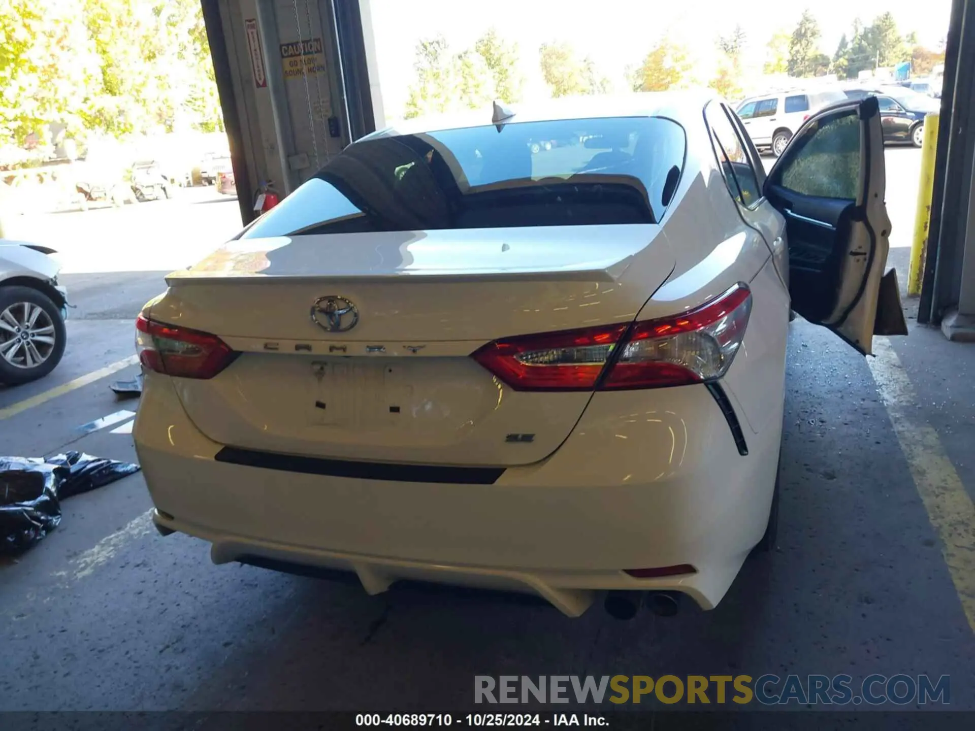 16 fotografías del automóvil dañado 4T1G11AK8LU894677 TOYOTA CAMRY 2020