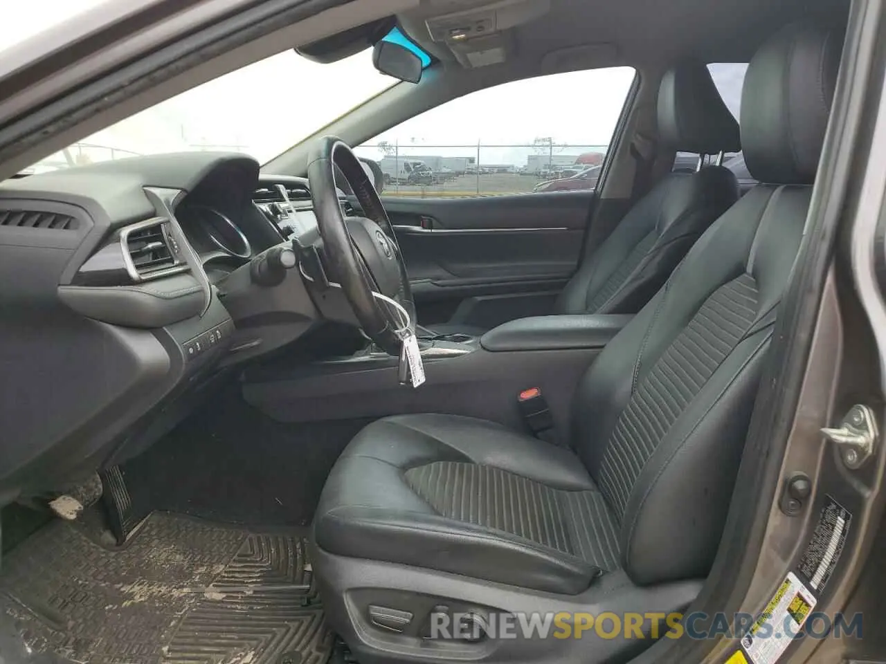 7 fotografías del automóvil dañado 4T1G11AK8LU929170 TOYOTA CAMRY 2020