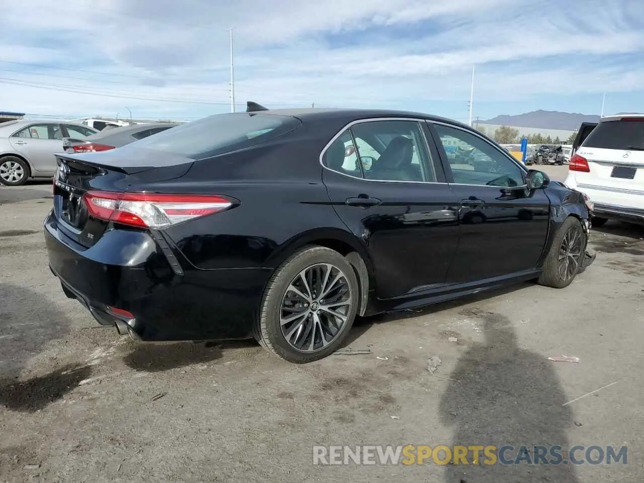 3 fotografías del automóvil dañado 4T1G11AK8LU930335 TOYOTA CAMRY 2020