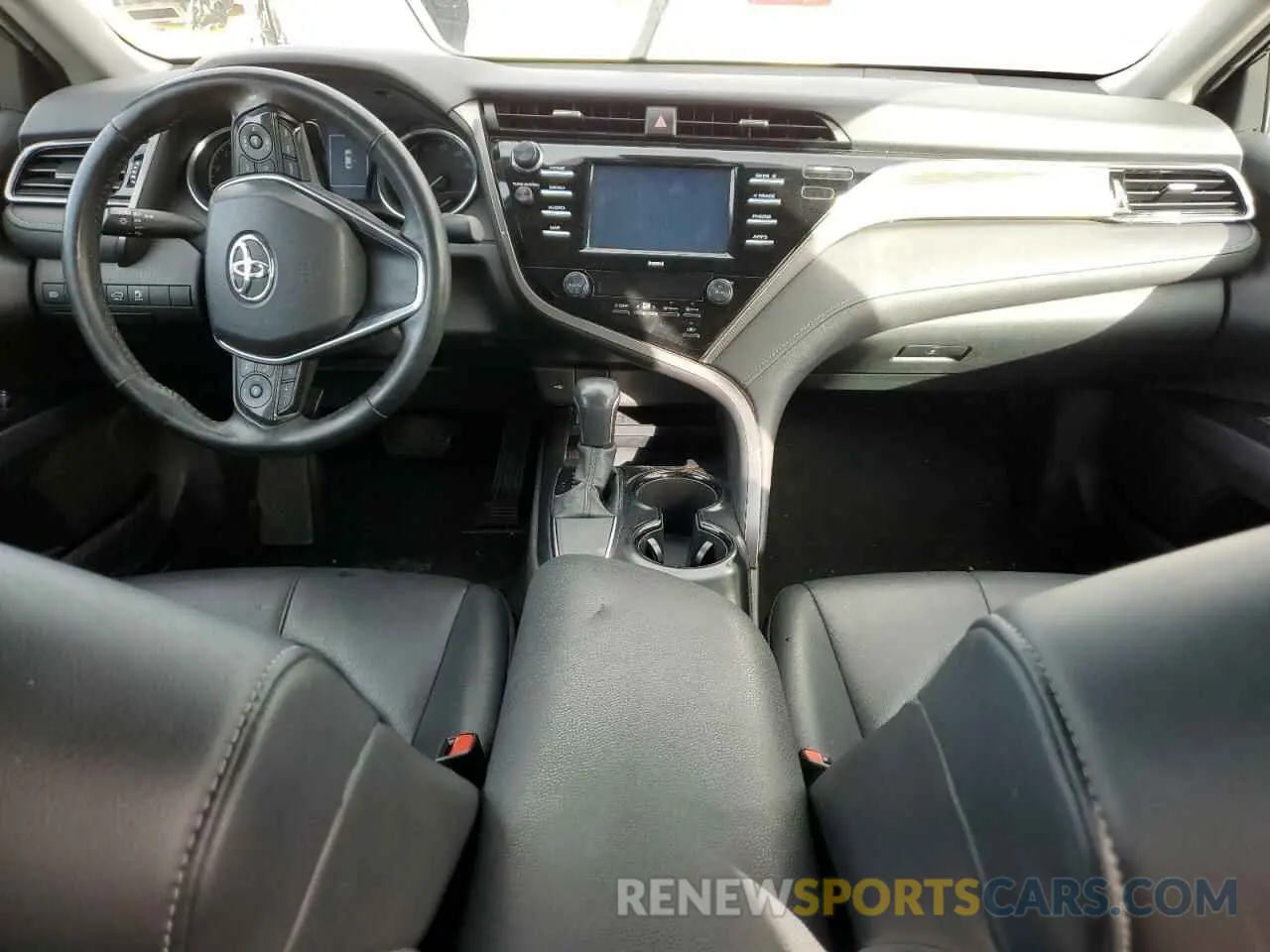8 fotografías del automóvil dañado 4T1G11AK8LU930335 TOYOTA CAMRY 2020
