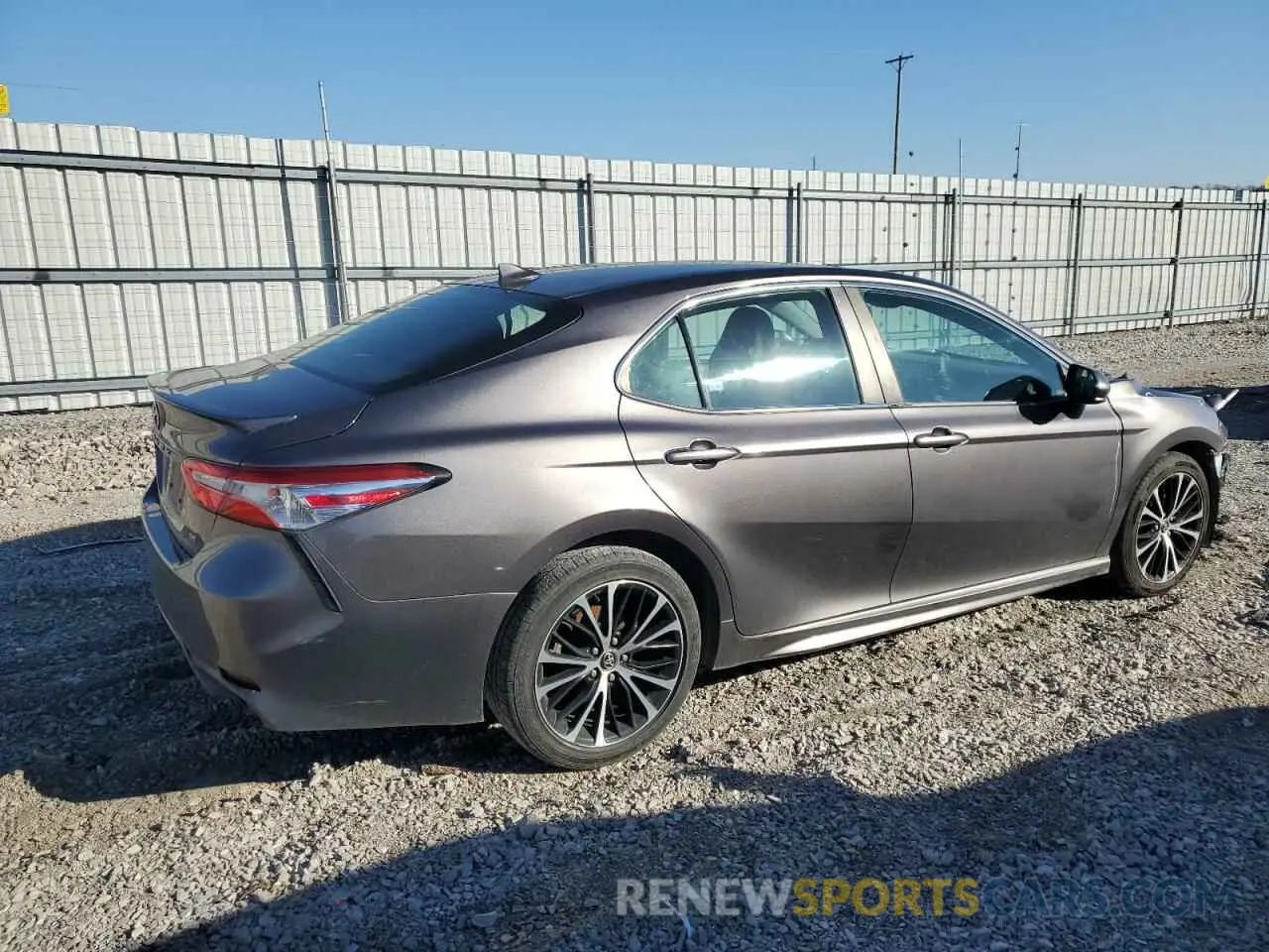 3 fotografías del automóvil dañado 4T1G11AK8LU944834 TOYOTA CAMRY 2020