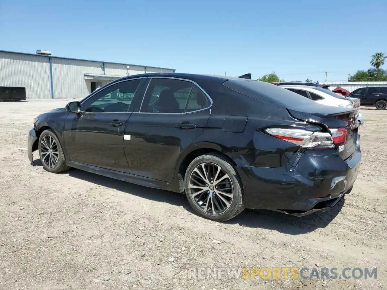 2 fotografías del automóvil dañado 4T1G11AK8LU947443 TOYOTA CAMRY 2020