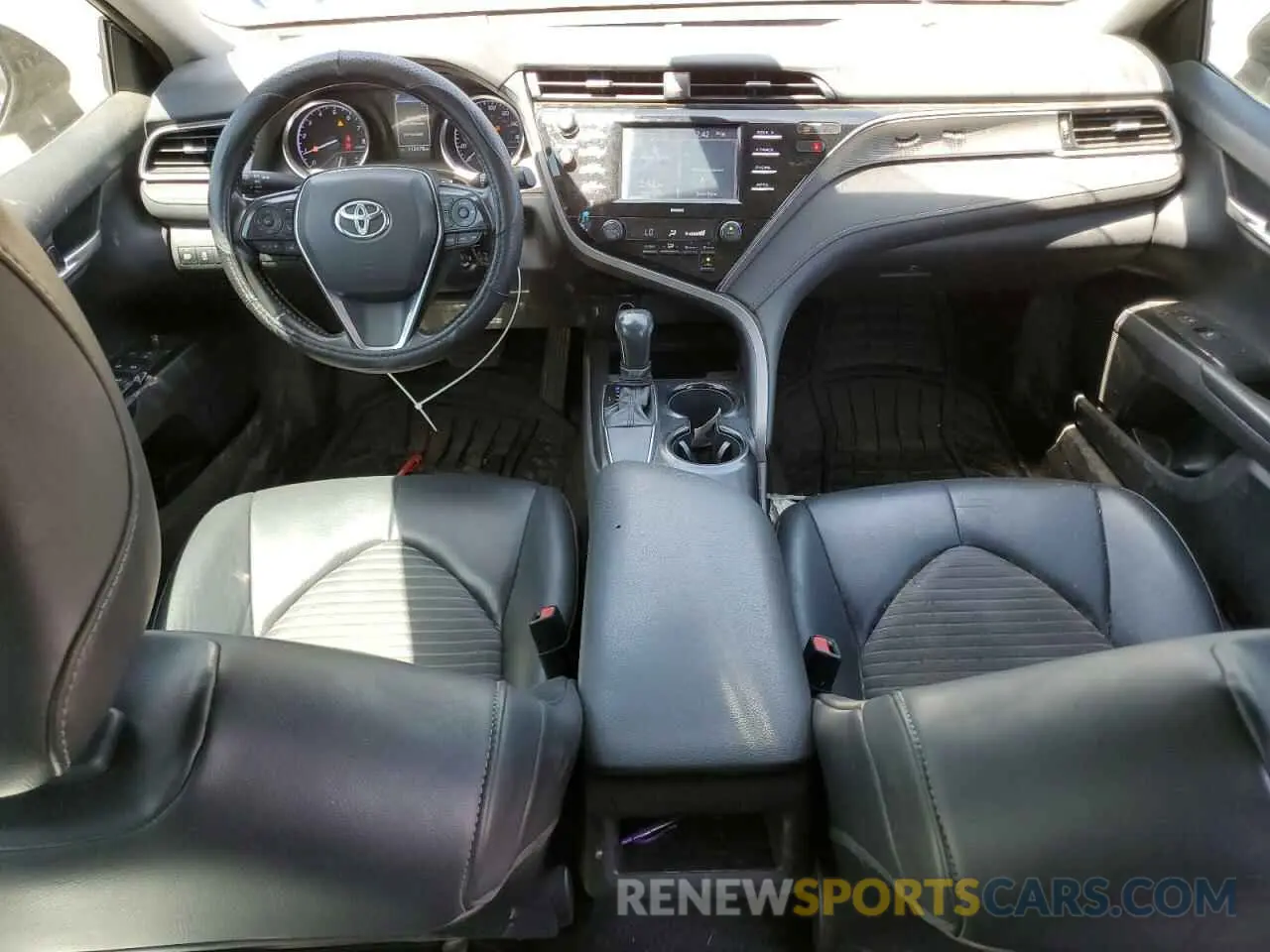 8 fotografías del automóvil dañado 4T1G11AK8LU947443 TOYOTA CAMRY 2020