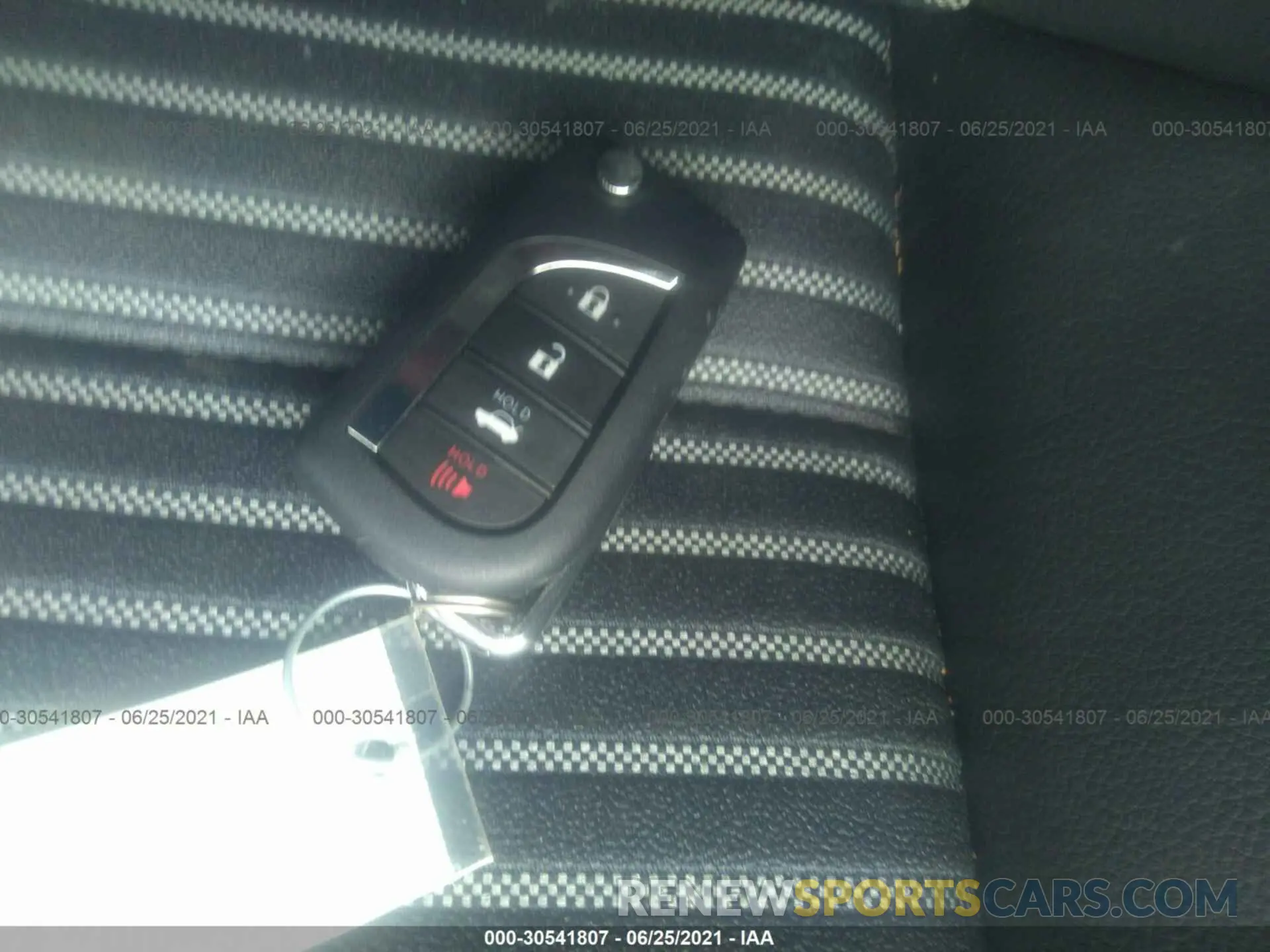 11 fotografías del automóvil dañado 4T1G11AK8LU958653 TOYOTA CAMRY 2020