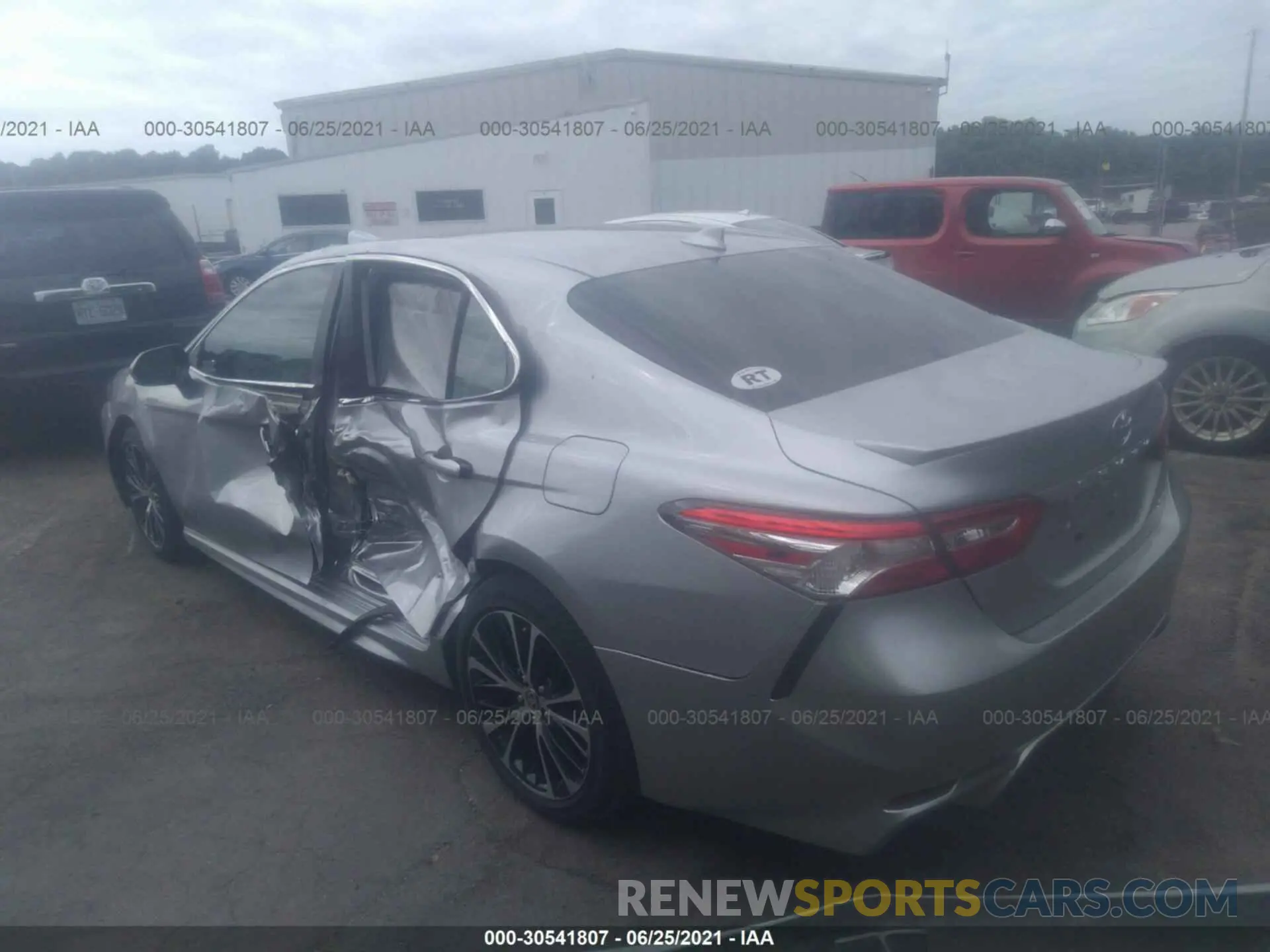 3 fotografías del automóvil dañado 4T1G11AK8LU958653 TOYOTA CAMRY 2020