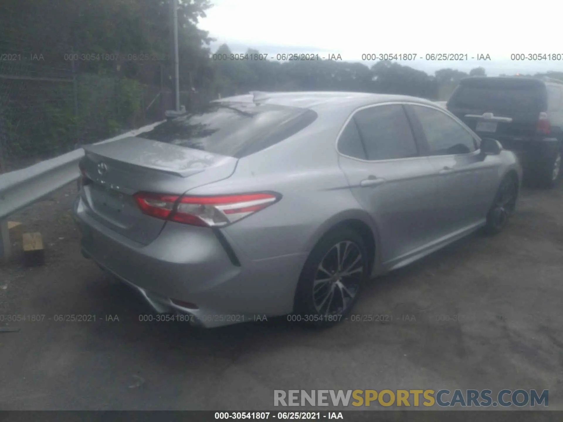 4 fotografías del automóvil dañado 4T1G11AK8LU958653 TOYOTA CAMRY 2020