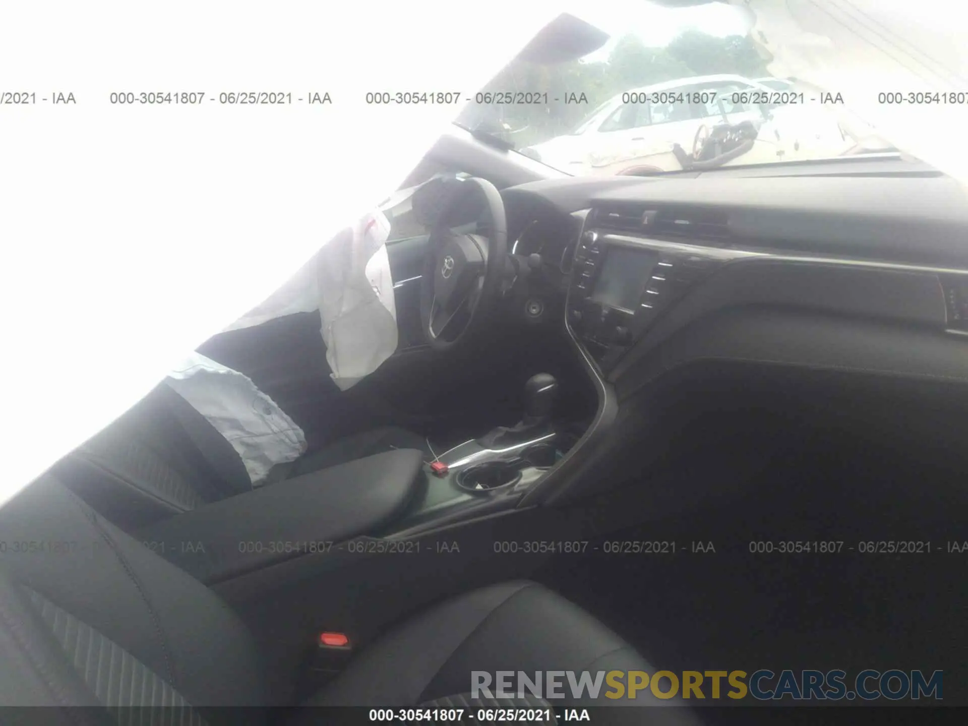 5 fotografías del automóvil dañado 4T1G11AK8LU958653 TOYOTA CAMRY 2020