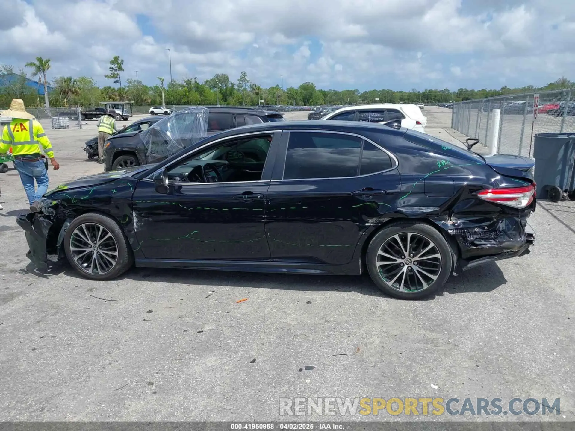 15 fotografías del automóvil dañado 4T1G11AK8LU961567 TOYOTA CAMRY 2020