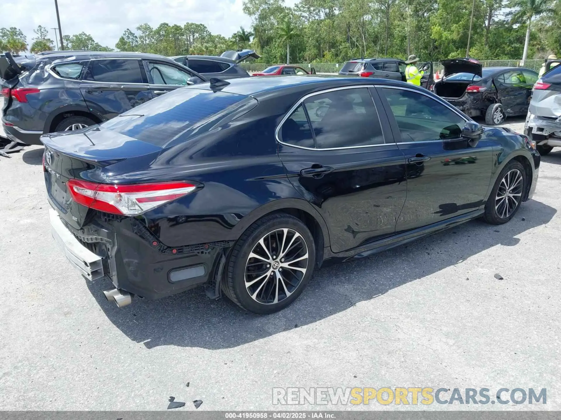 4 fotografías del automóvil dañado 4T1G11AK8LU961567 TOYOTA CAMRY 2020