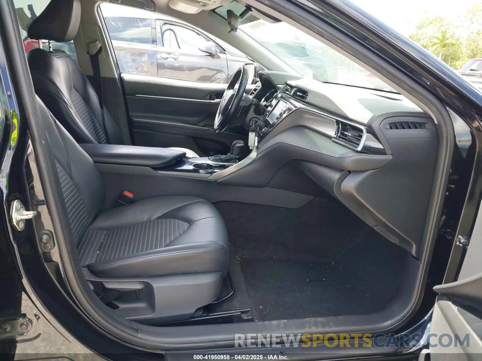 5 fotografías del automóvil dañado 4T1G11AK8LU961567 TOYOTA CAMRY 2020