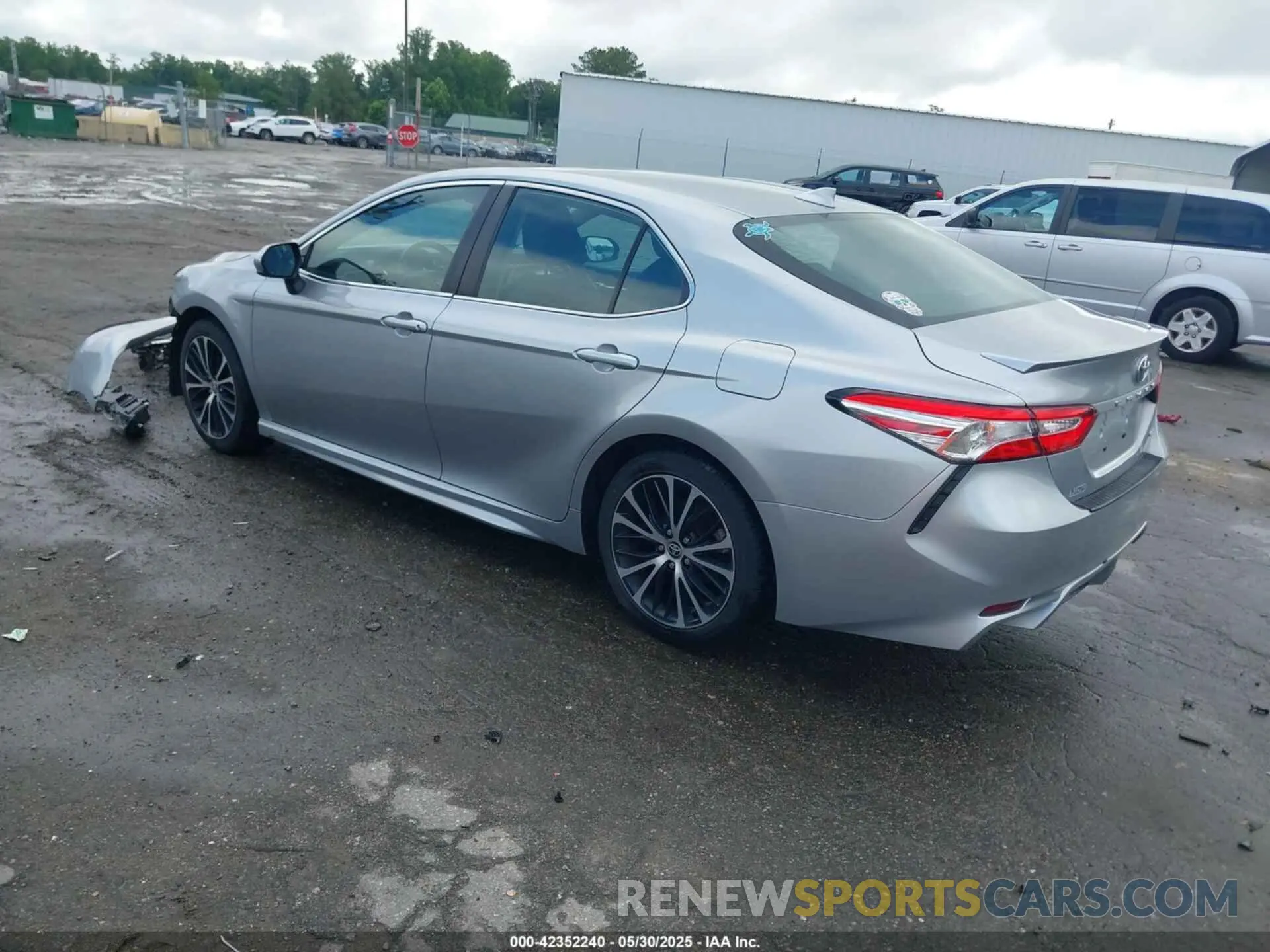 3 fotografías del automóvil dañado 4T1G11AK8LU964551 TOYOTA CAMRY 2020