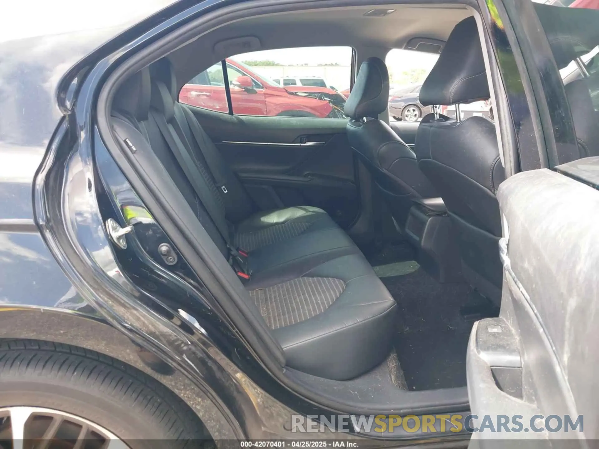 8 fotografías del automóvil dañado 4T1G11AK8LU980068 TOYOTA CAMRY 2020
