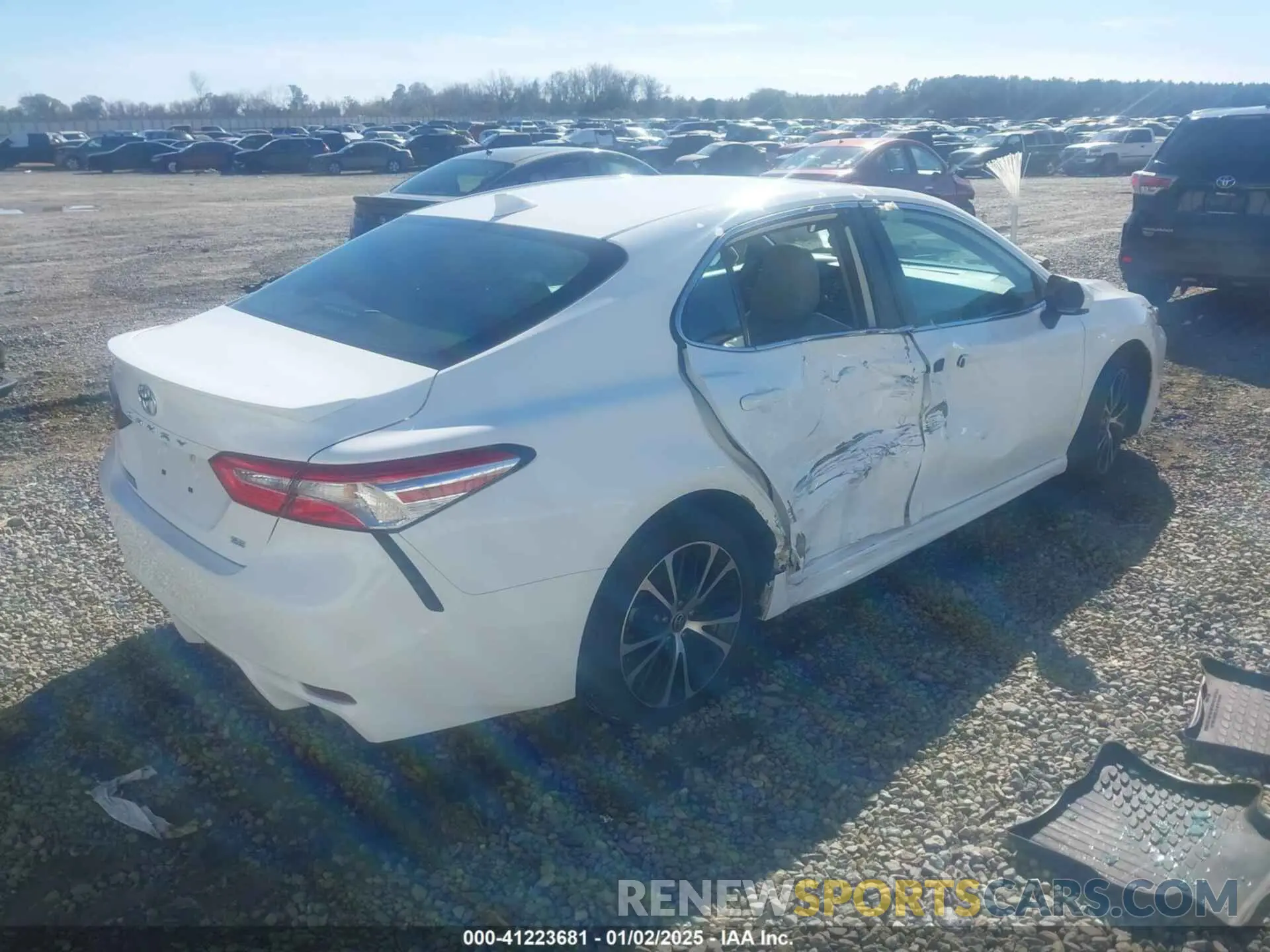 4 fotografías del automóvil dañado 4T1G11AK8LU980359 TOYOTA CAMRY 2020