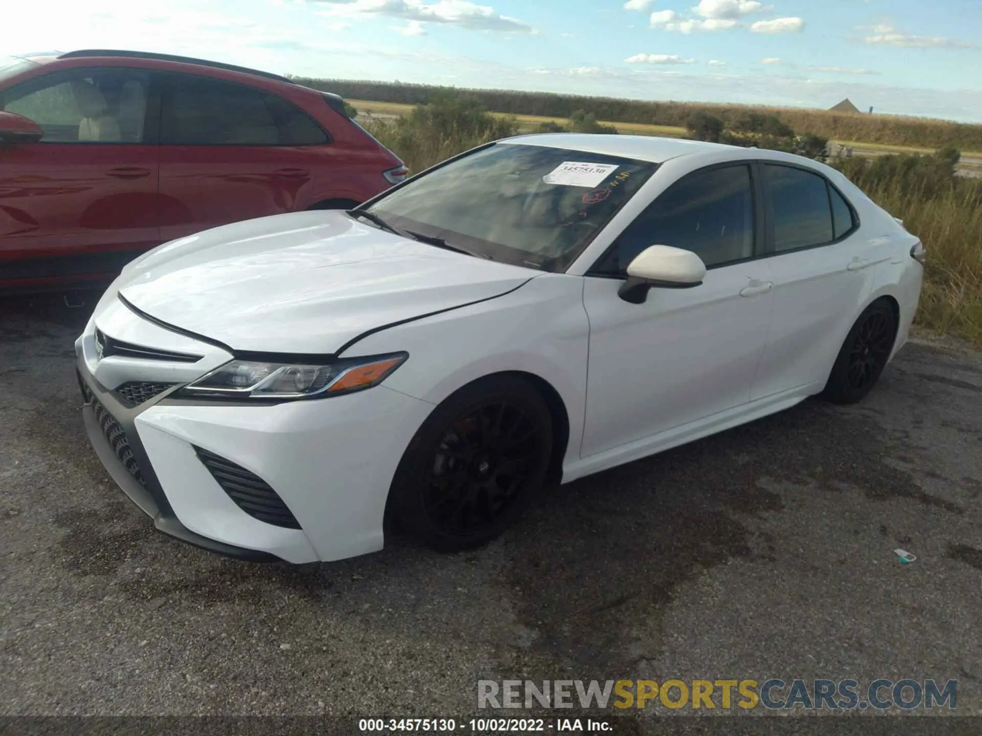 2 fotografías del automóvil dañado 4T1G11AK8LU998070 TOYOTA CAMRY 2020