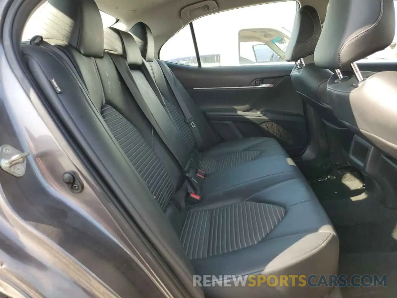 10 fotografías del automóvil dañado 4T1G11AK9LU310142 TOYOTA CAMRY 2020