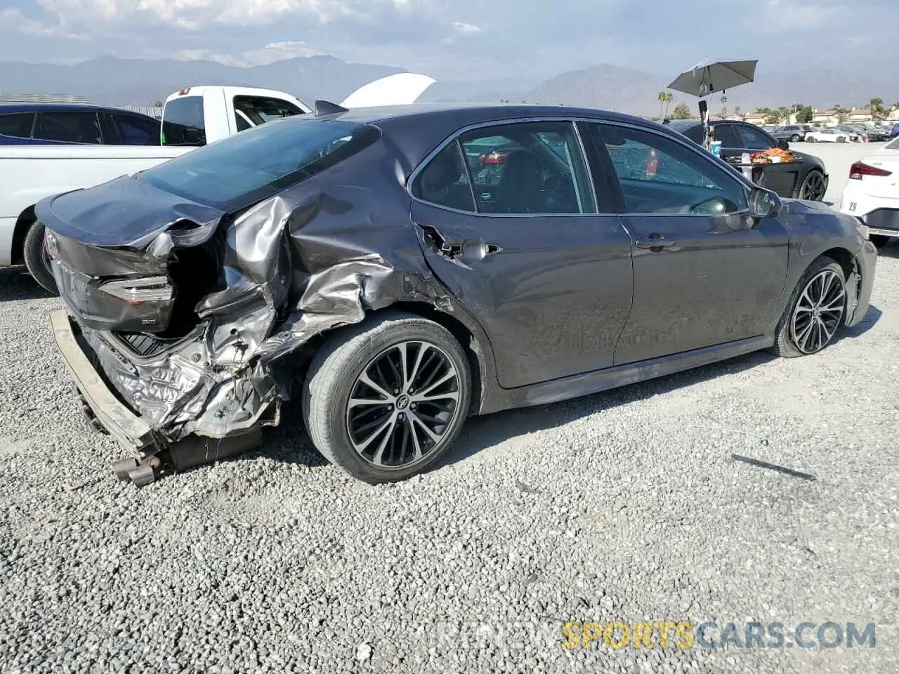 3 fotografías del automóvil dañado 4T1G11AK9LU310142 TOYOTA CAMRY 2020