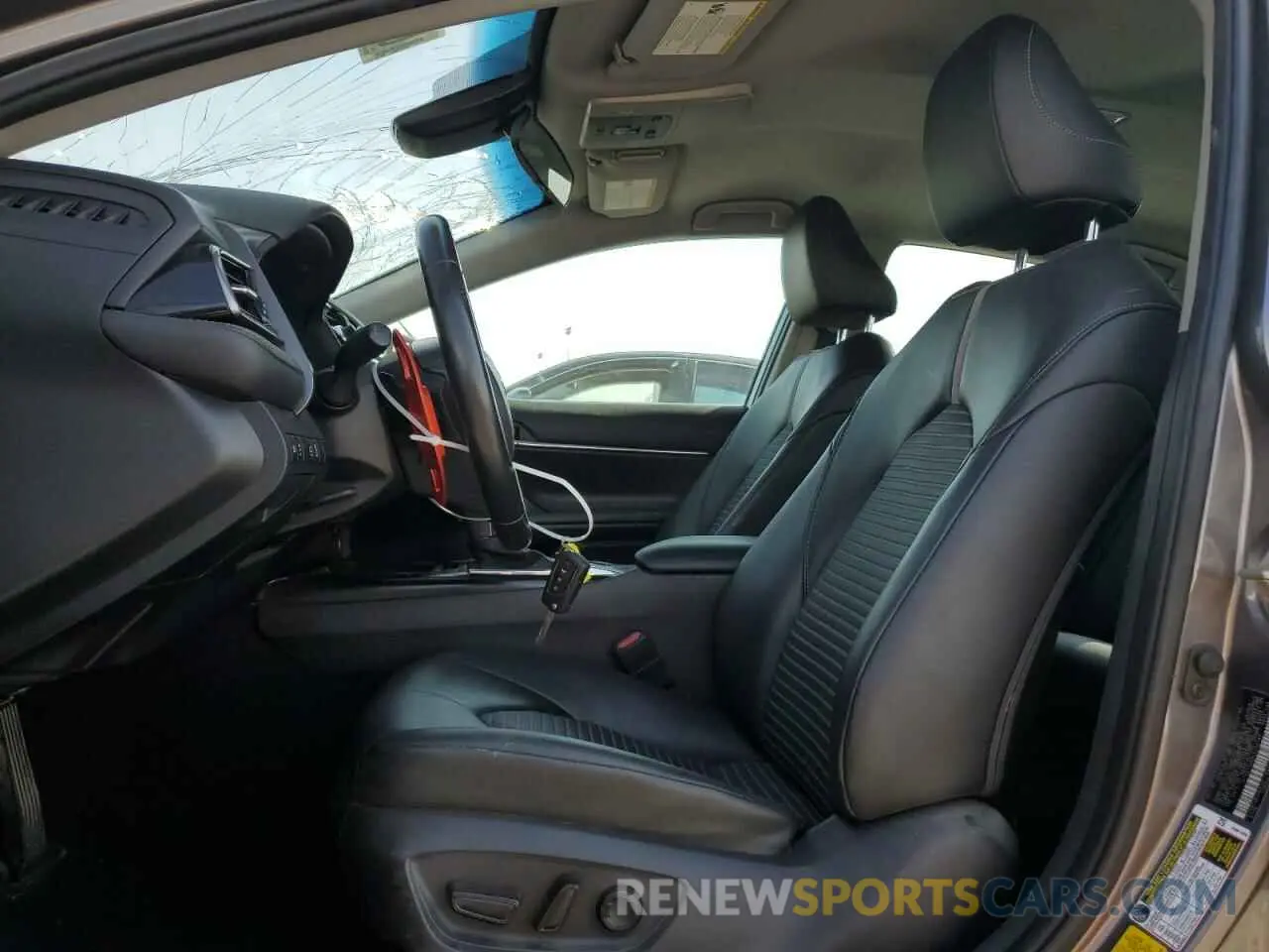 7 fotografías del automóvil dañado 4T1G11AK9LU310142 TOYOTA CAMRY 2020