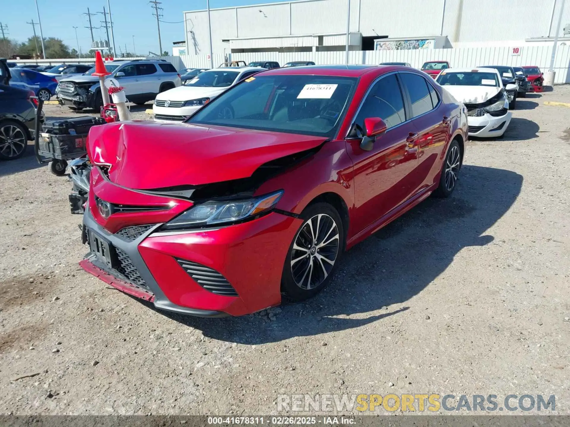 2 fotografías del automóvil dañado 4T1G11AK9LU324140 TOYOTA CAMRY 2020