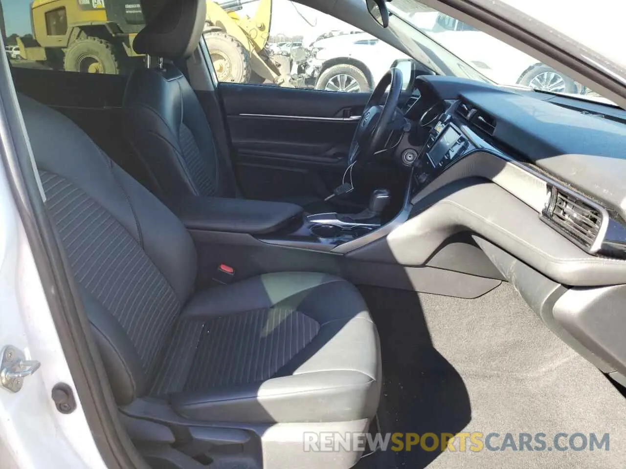 5 fotografías del automóvil dañado 4T1G11AK9LU340256 TOYOTA CAMRY 2020