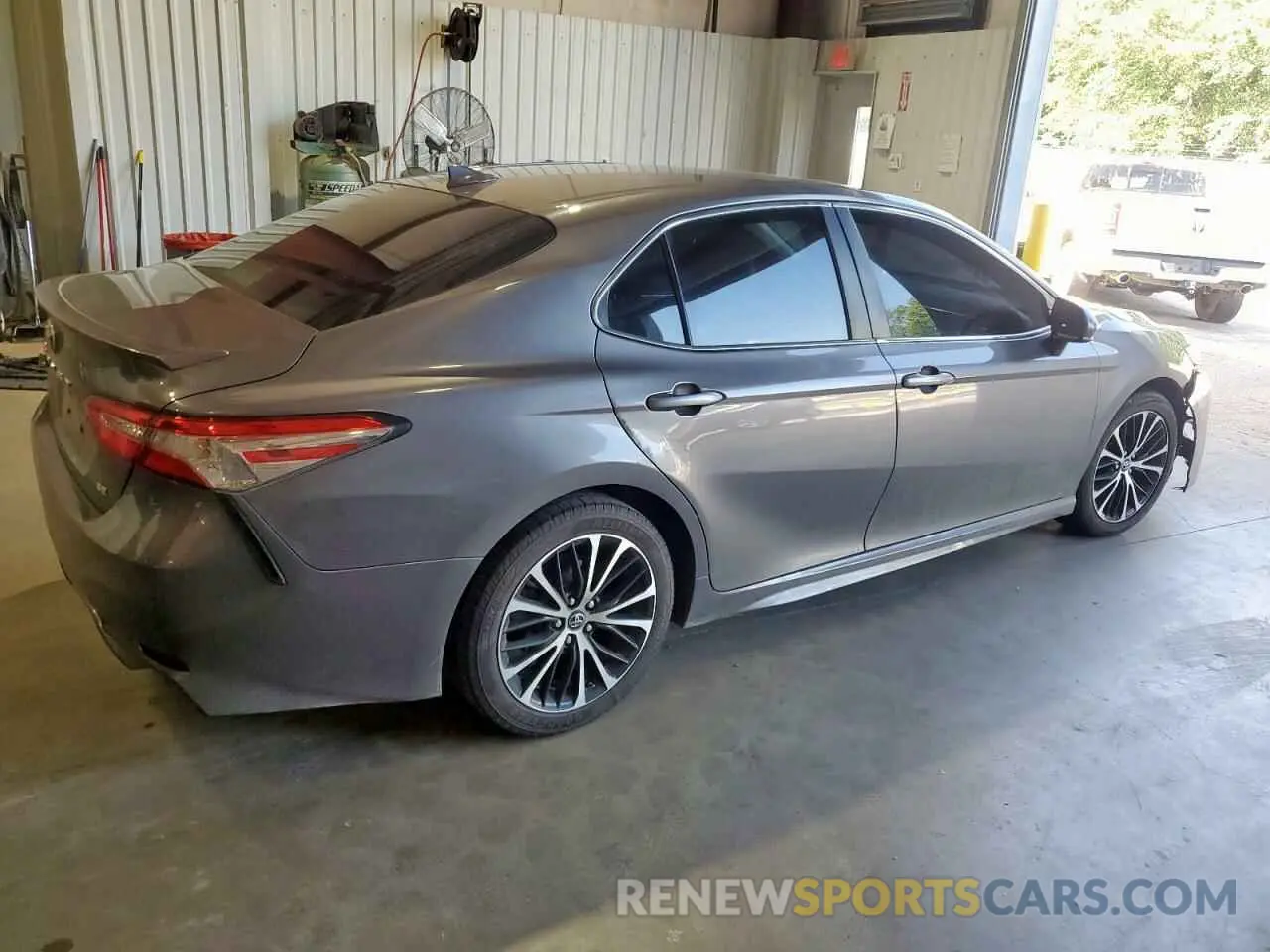 3 fotografías del automóvil dañado 4T1G11AK9LU344016 TOYOTA CAMRY 2020