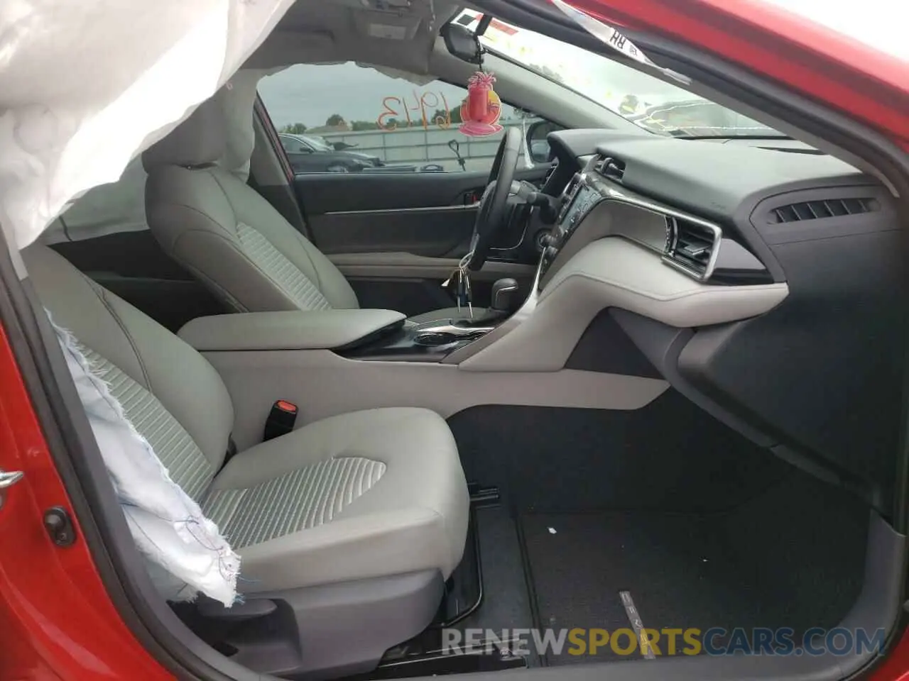 5 fotografías del automóvil dañado 4T1G11AK9LU349054 TOYOTA CAMRY 2020