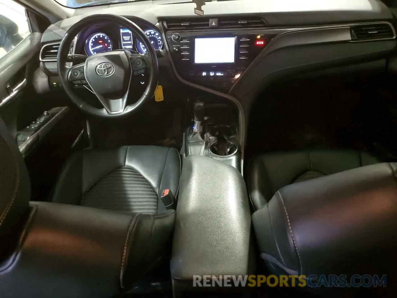 8 fotografías del automóvil dañado 4T1G11AK9LU353945 TOYOTA CAMRY 2020