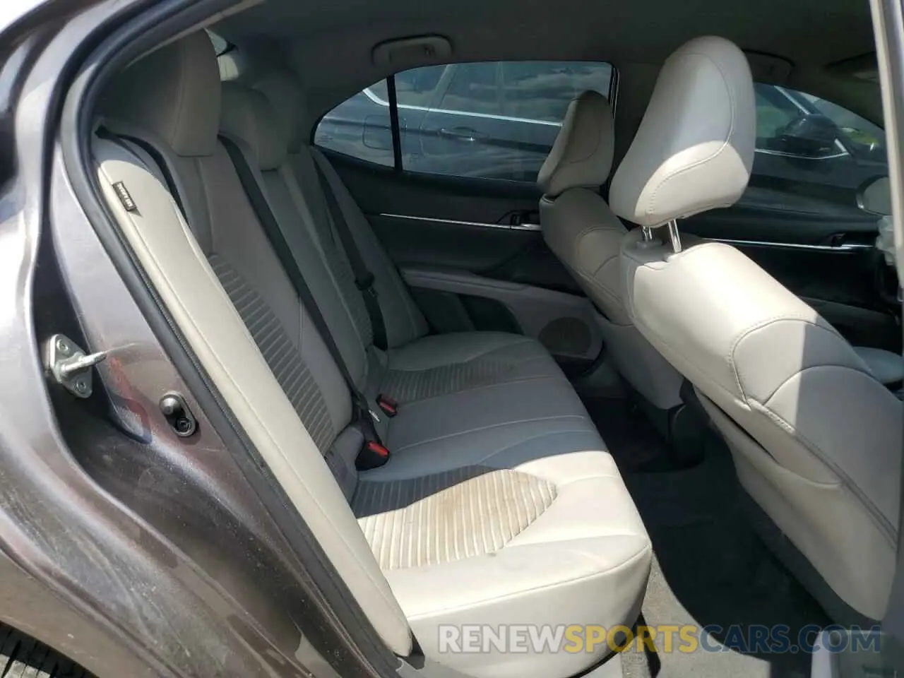 10 fotografías del automóvil dañado 4T1G11AK9LU362970 TOYOTA CAMRY 2020